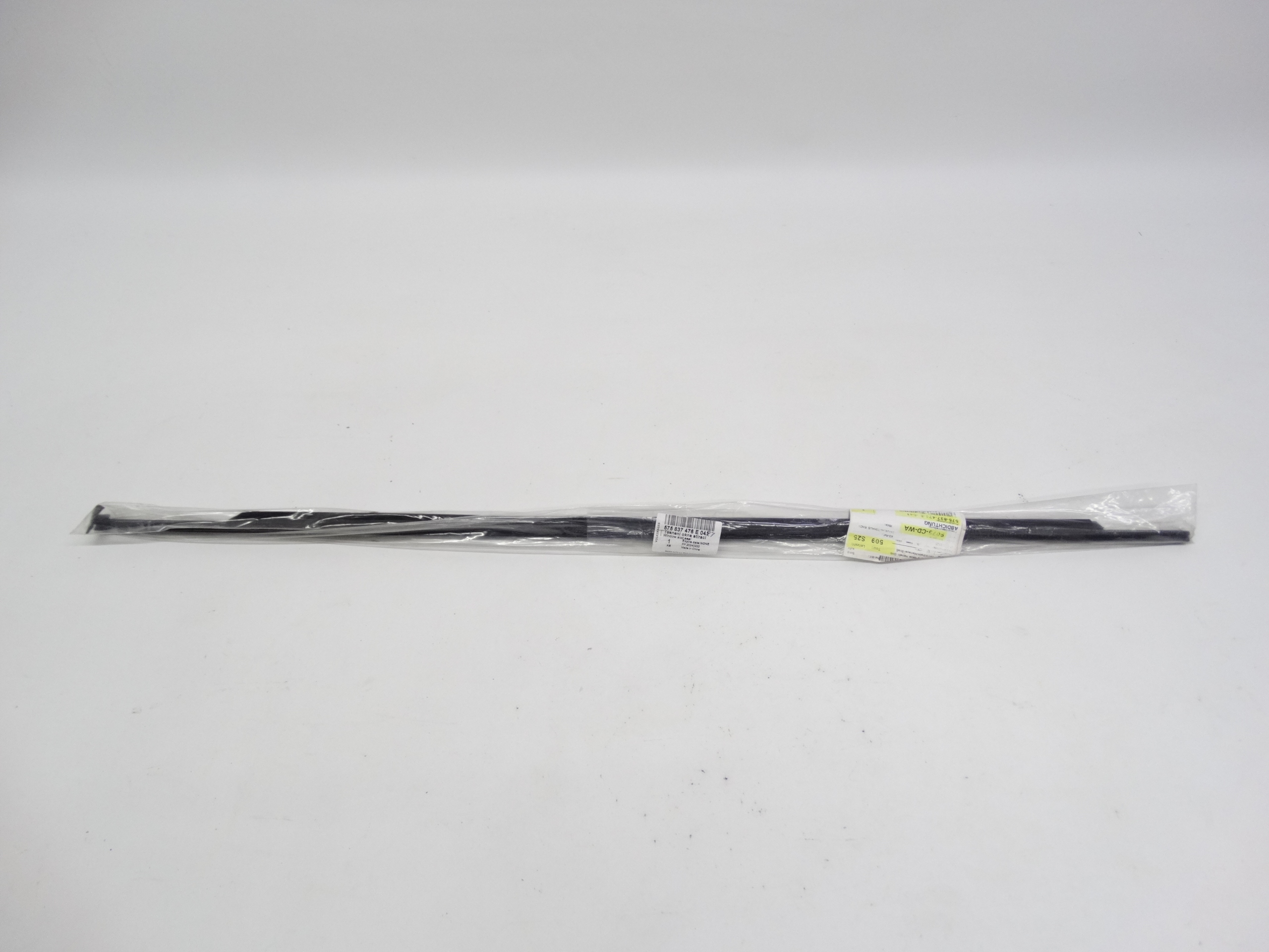 Second image of Seat Ateca Karoq listwa zgarniająca drzwi prawa przednia czarna 575837476E