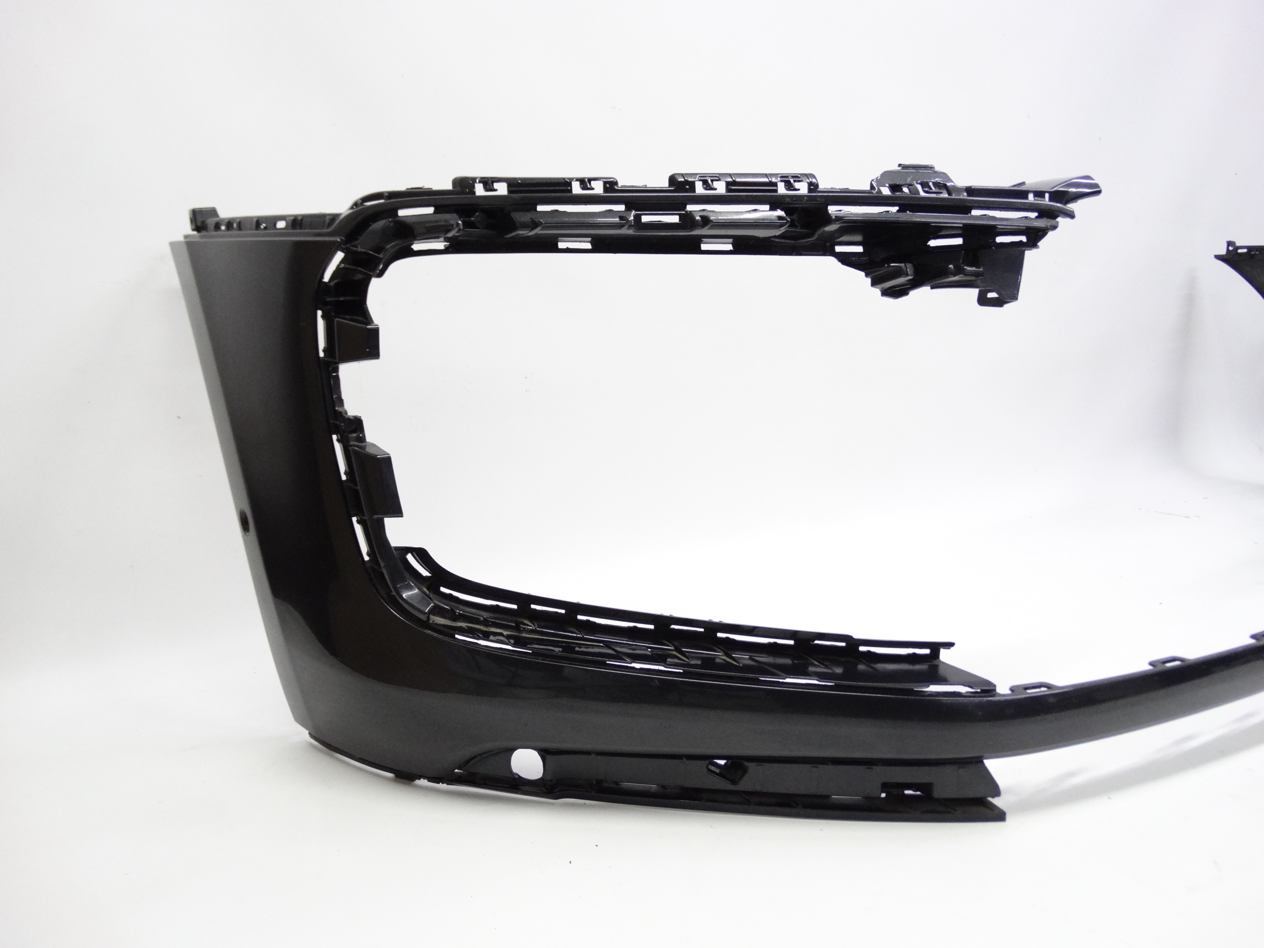 Second image of Porsche Macan GTS drugi lift 21-24 zderzak przedni 95B807221AK oryginalny