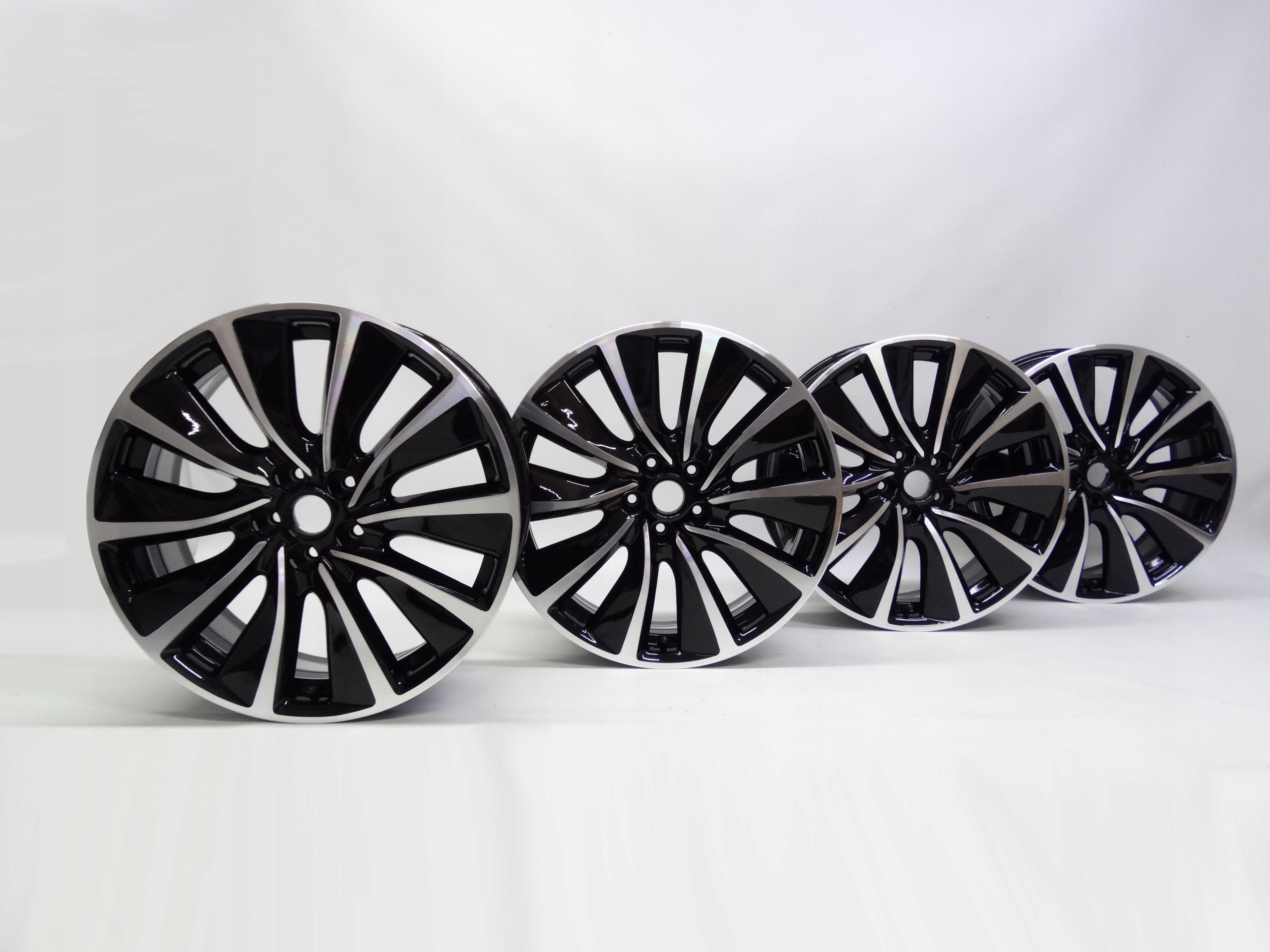 Second image of Opel Grandland komplet felg 19 cali YP00174580 oryginalne