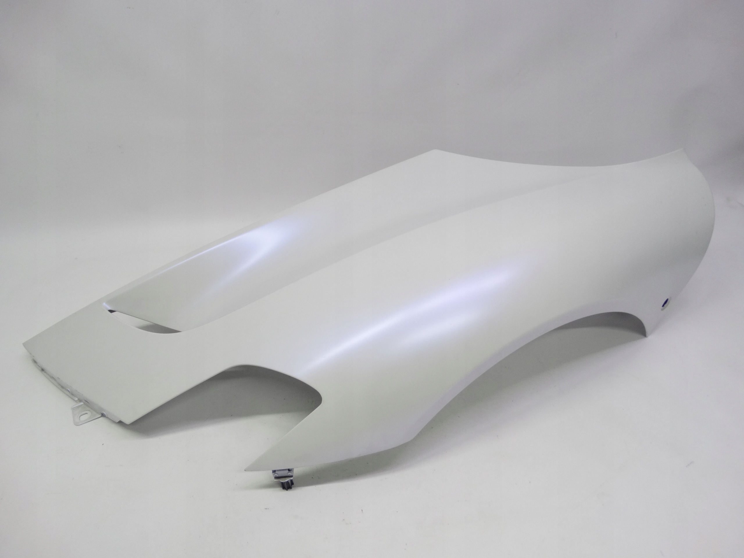 Second image of Maserati MC20 2020+ błotnik lewy przedni oryginalny