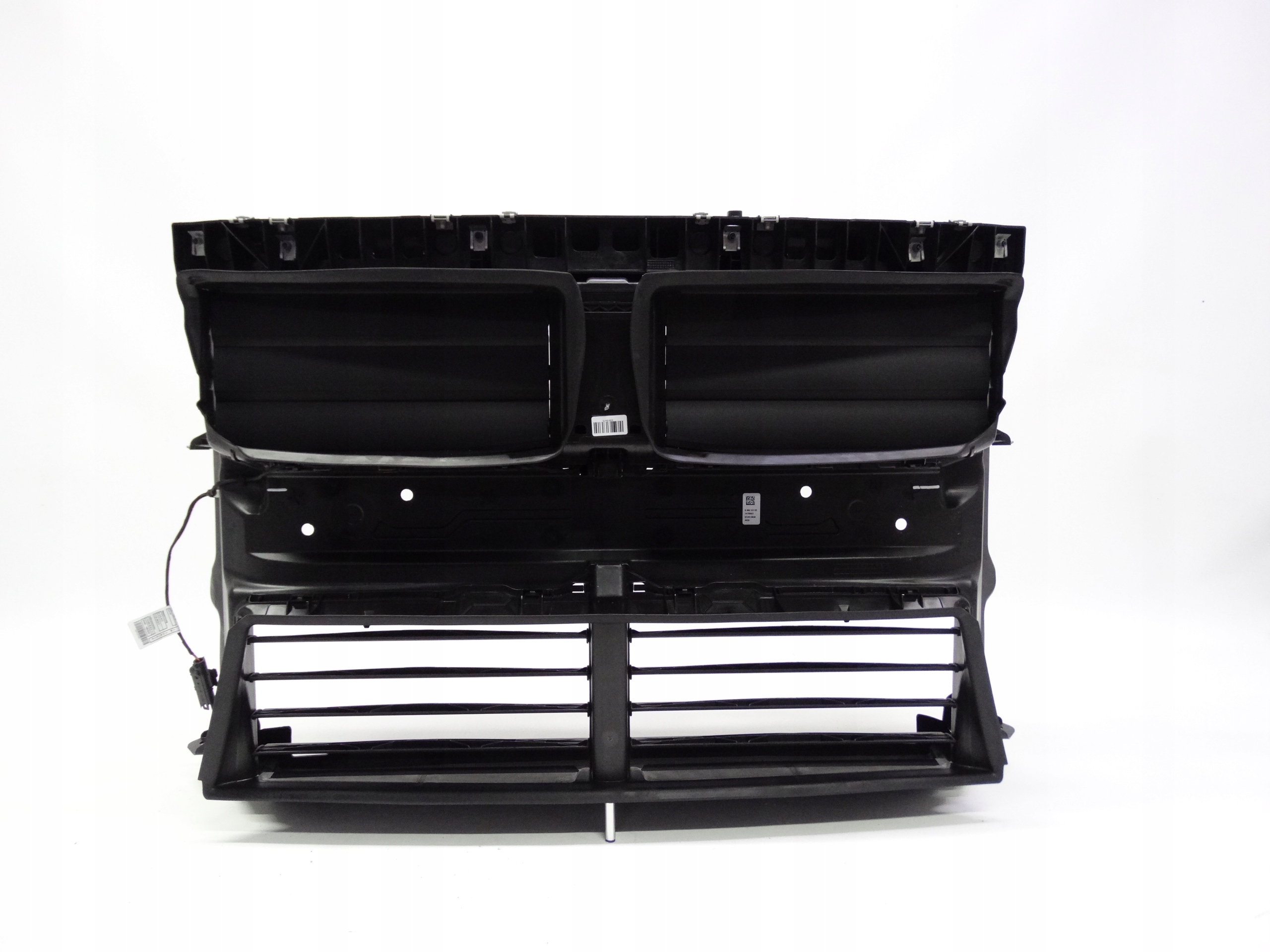 Second image of BMW X1 II F48 roleta kierownica powietrza żaluzja 8499131 oryginalna NOWA