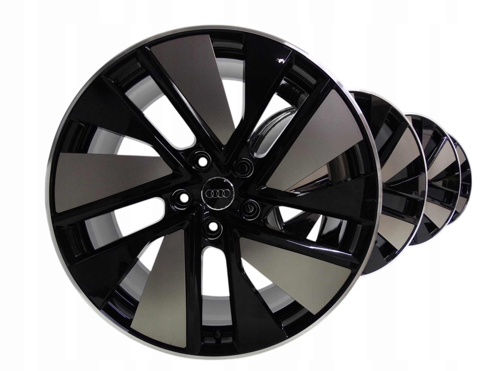 Audi e-tron GT komplet felg 21 cali 4J3601025K 4J3601025J oryginalne