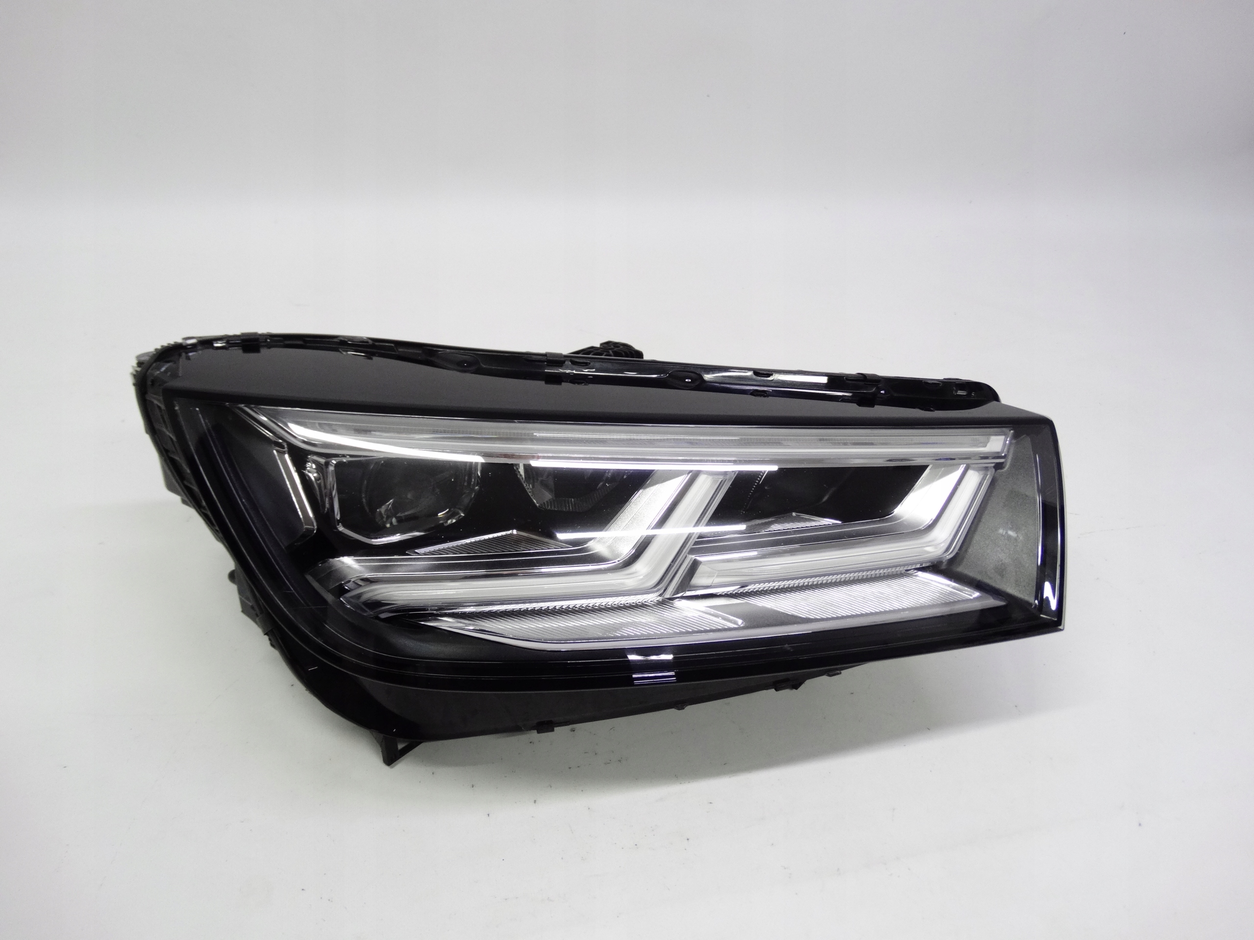 Second image of Audi Q5 II 80A 16-20 lampa prawa Full LED 80A941034C oryginalna