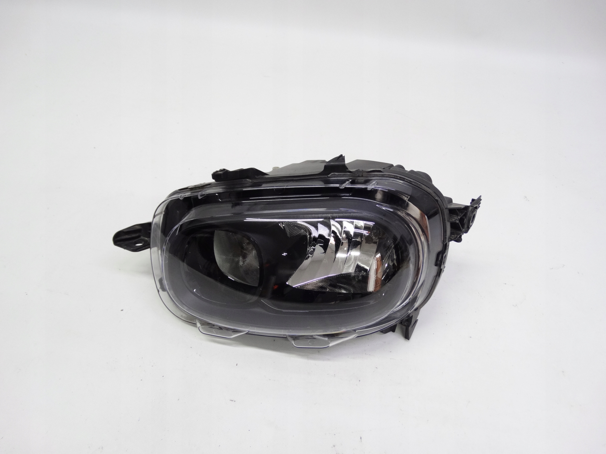 Second image of Citroen C3 III 16-20 lampa lewa zwykła 9820059680 oryginalna