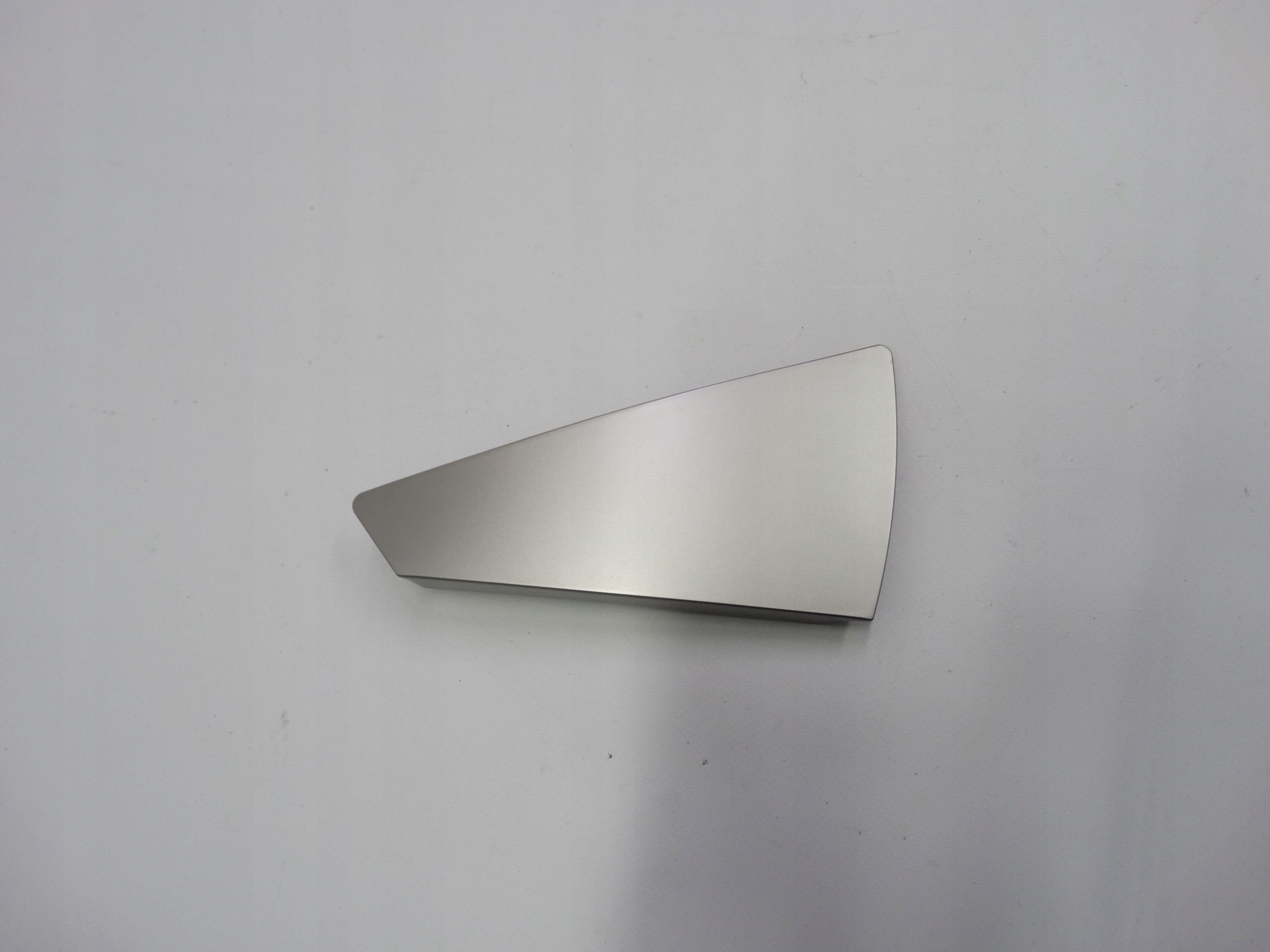 Second image of Audi E-Tron GT listwa kołpaczek felgi 21 cali oryginalny 4J3601909A