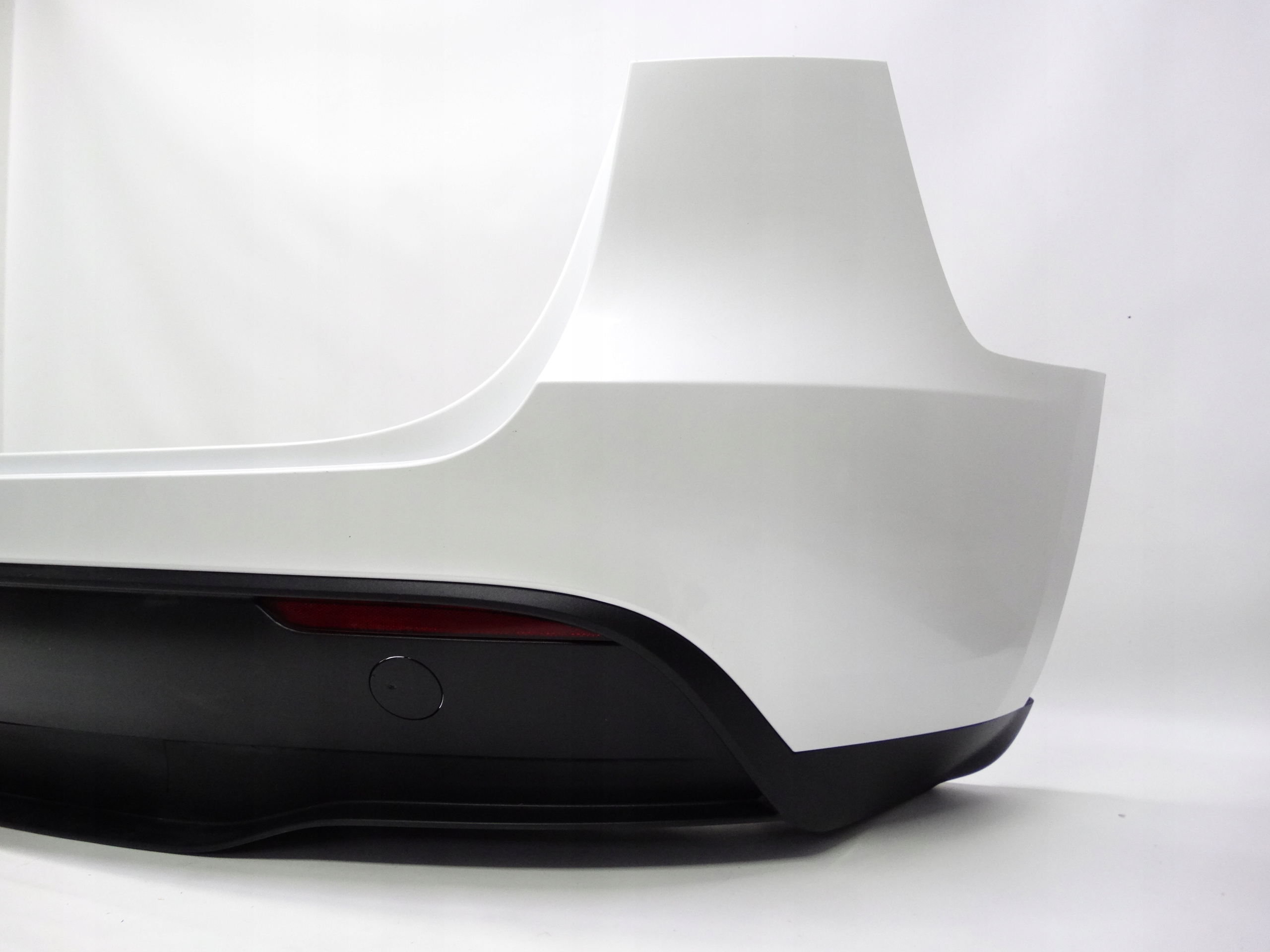 Second image of Tesla Model Y 2020+ zderzak tylny oryginalny 1487995-00-B bez PDC