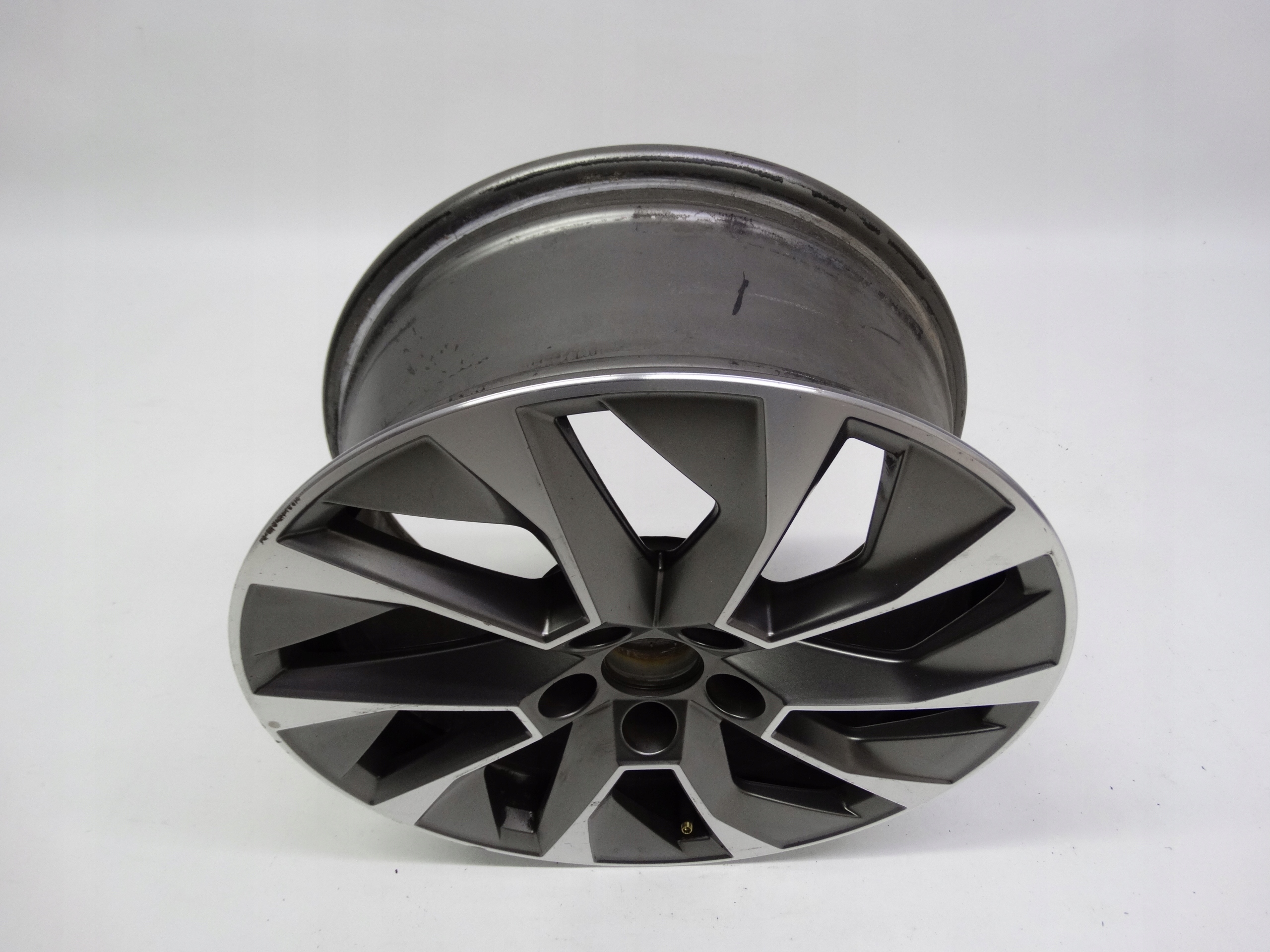 Second image of Skoda Fabia III Rapid felga 16 cali 6V0601025N oryginalna