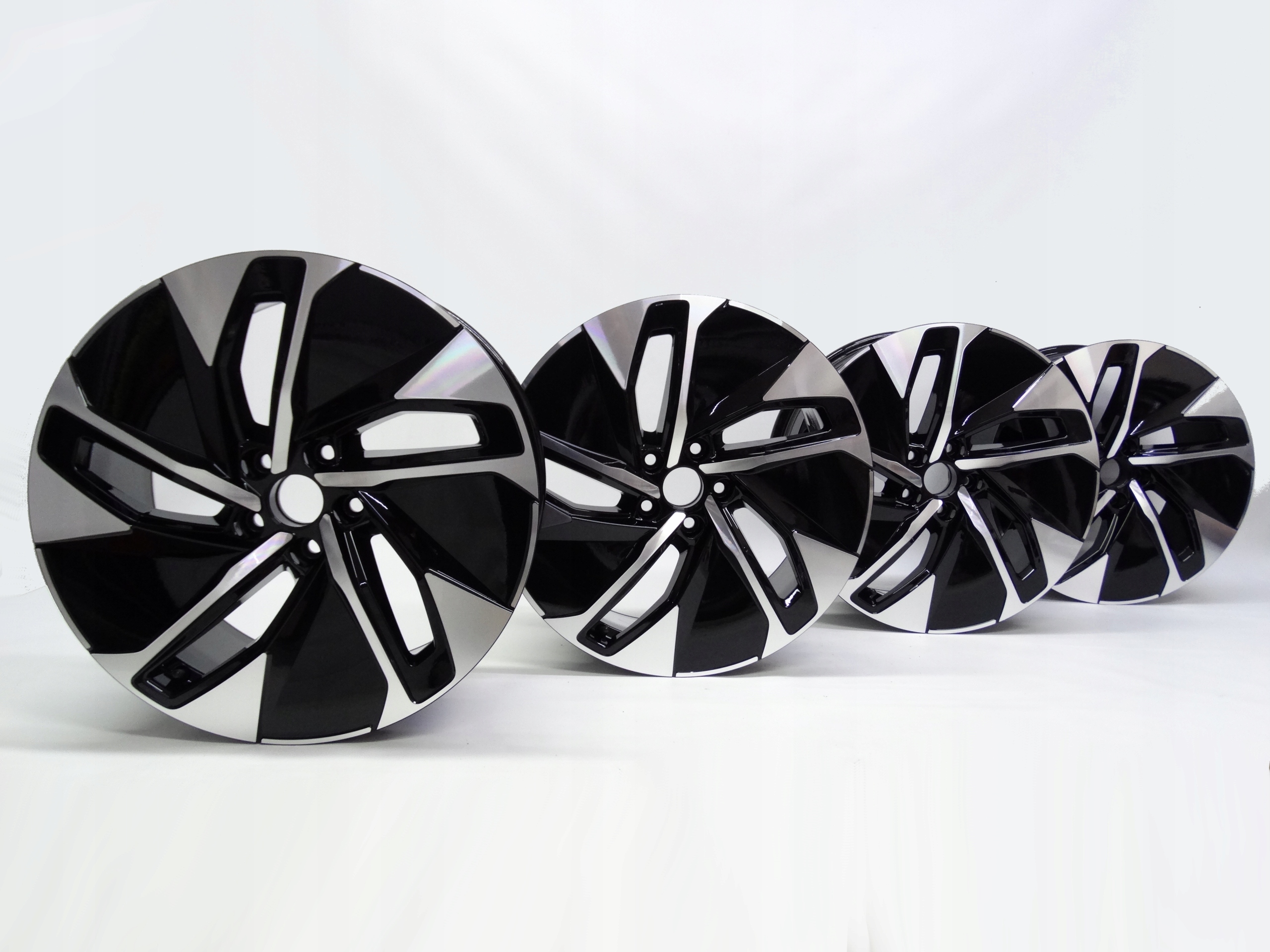 Second image of VW ID.4 komplet felg 19 cali 11A601025M oryginalny