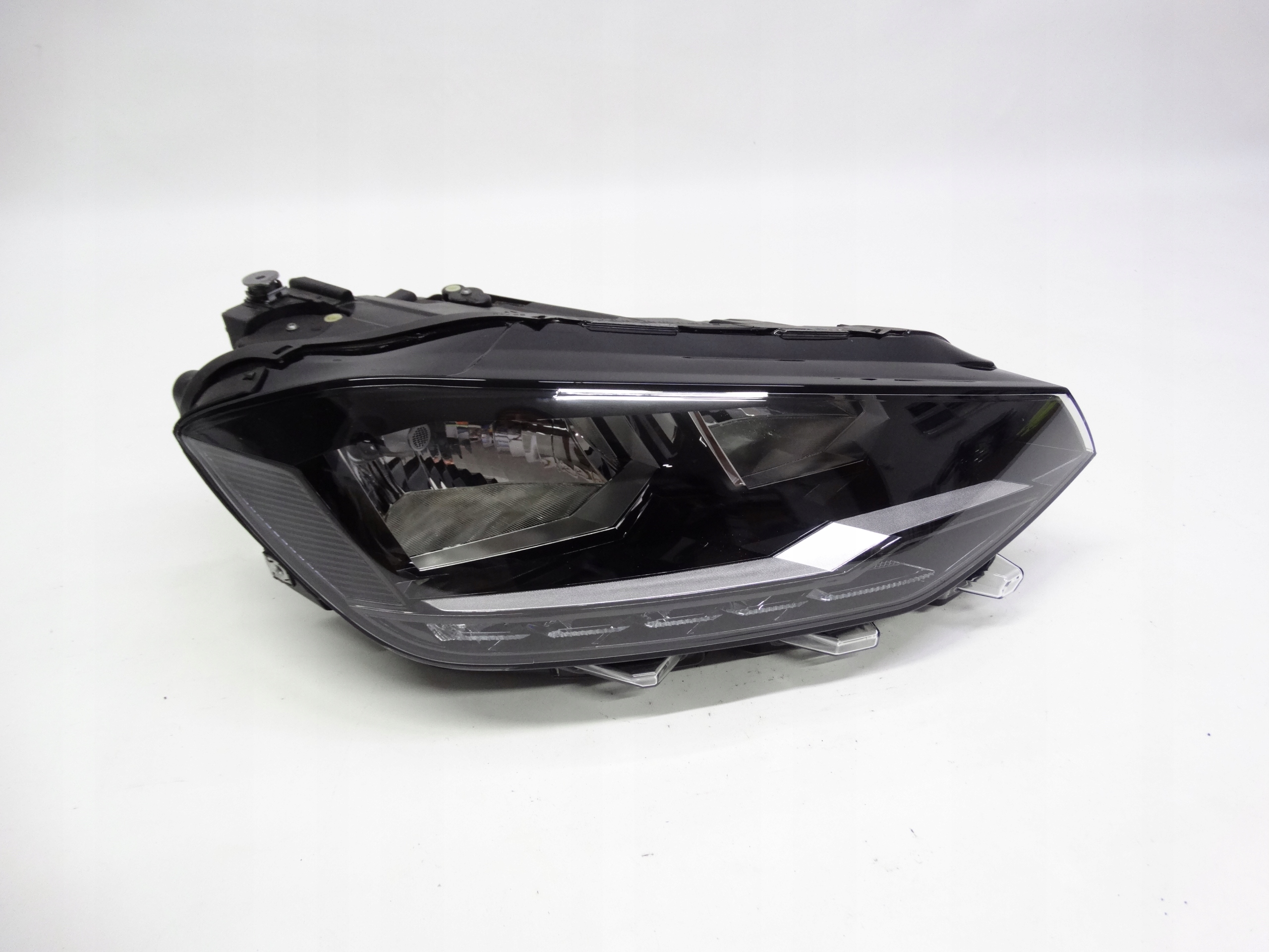 Second image of VW Sportsvan Lift 18-20 lampa prawa zwykła + LED 517941006D oryginalna