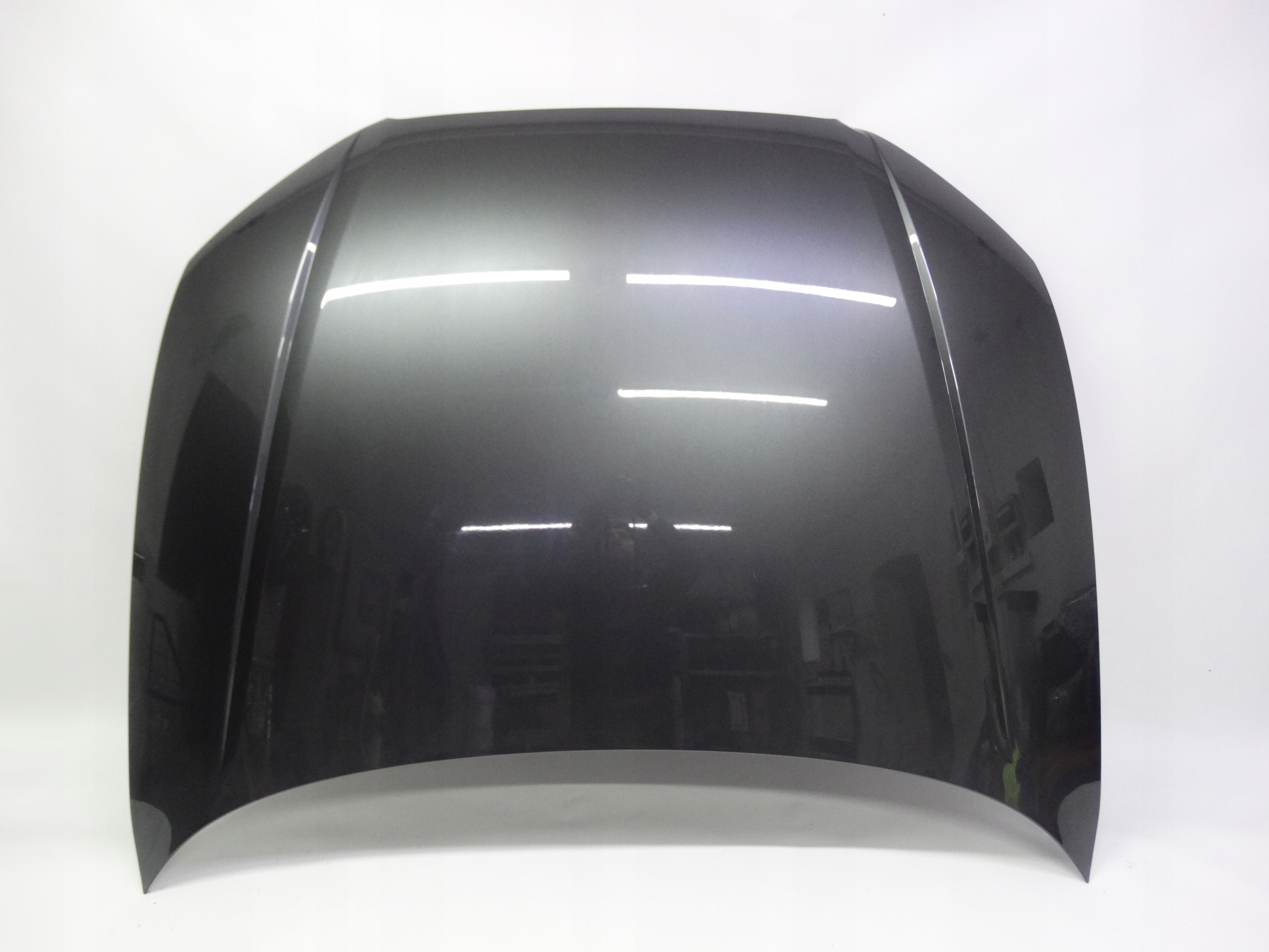 Second image of Audi A3 8V Sedan Cabrio 12-20 maska pokrywa silnika oryginalna