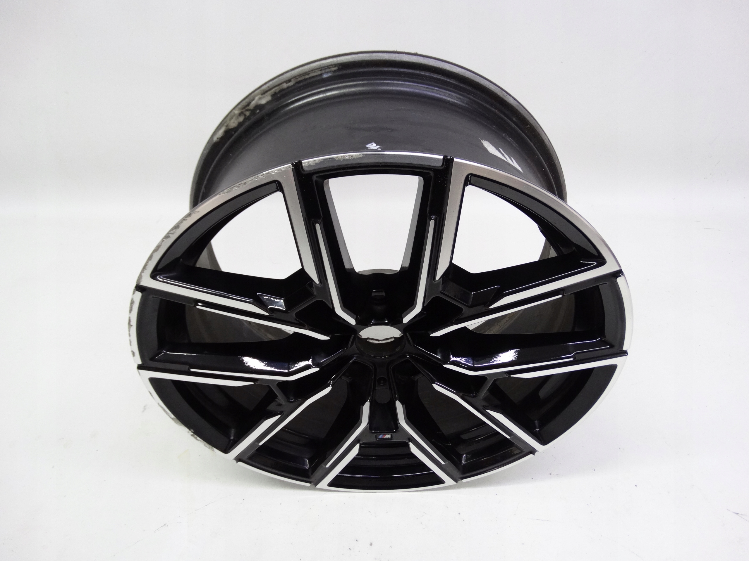 Second image of BMW 4 G26 felga 19 cali przednia 8747304 oryginalna