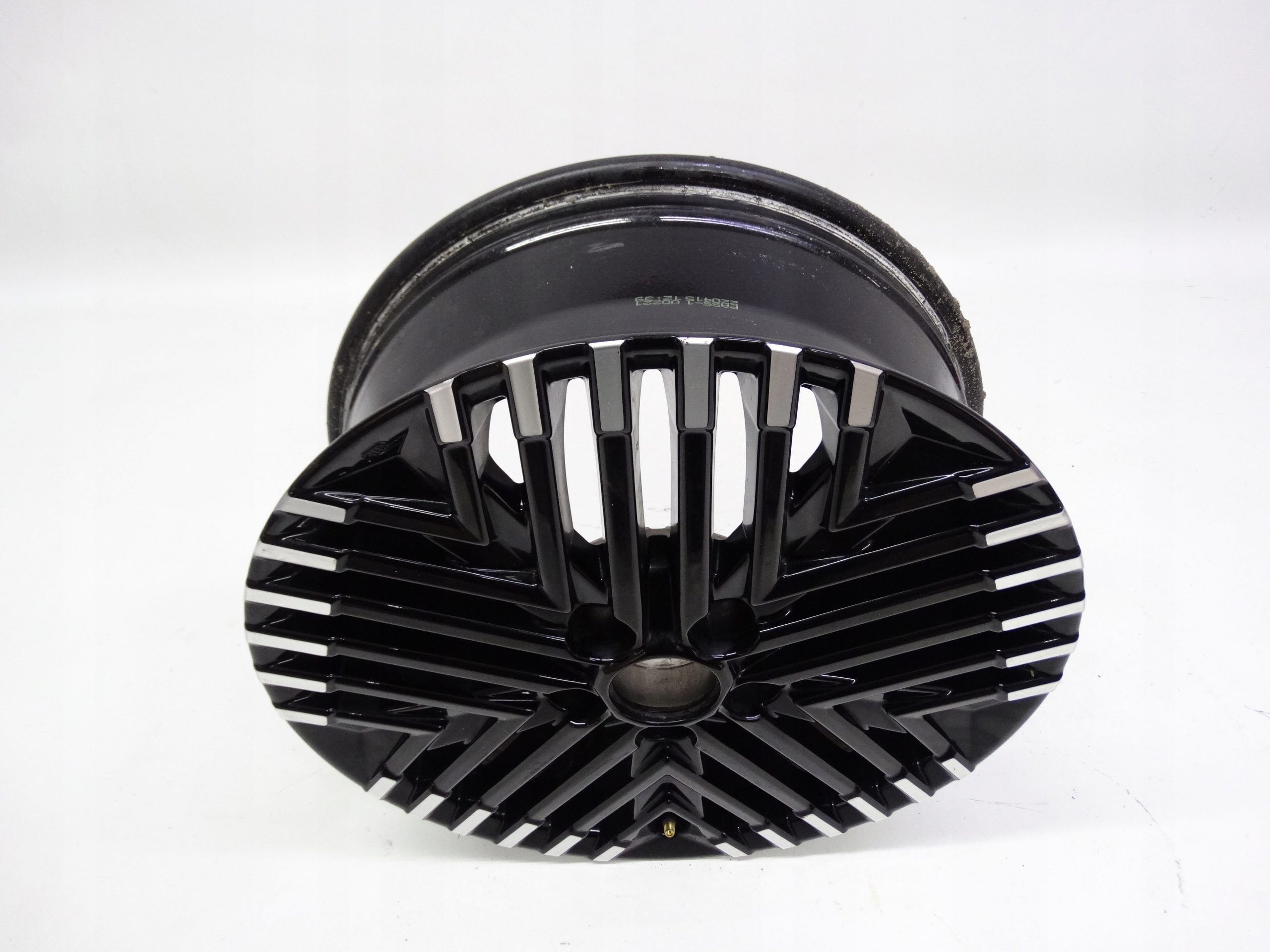 Second image of Nissan Leaf II N-Connecta felga 17 cali oryginalna R33765-4