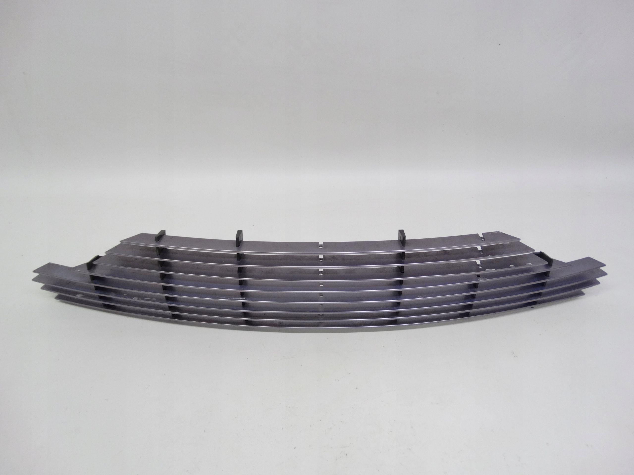 Second image of Aston Martin V8 Vantage 05-10 grill atrapa zderzaka CG33-8A100-AH oryginał