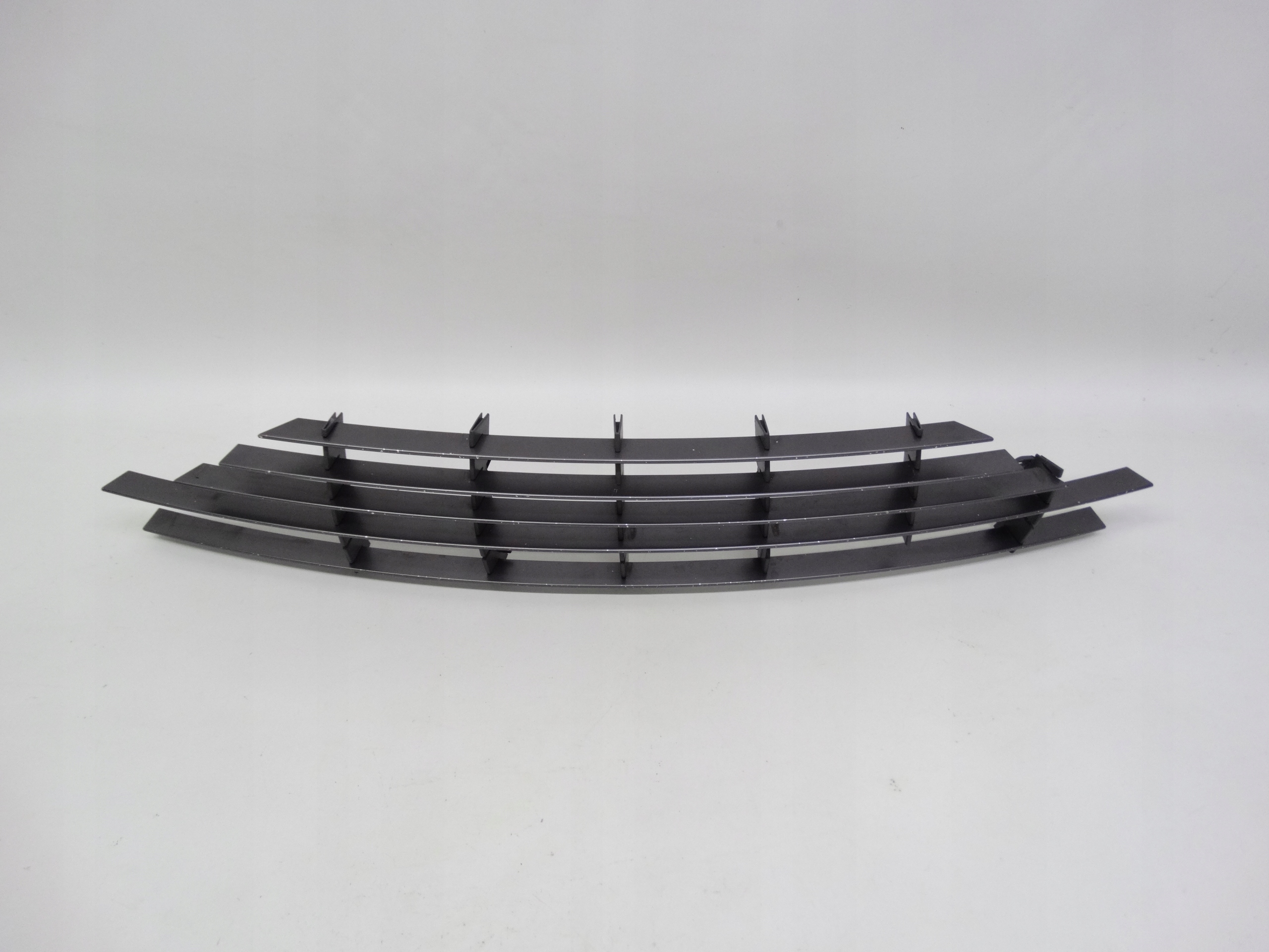 Second image of Aston Martin Vantage Lift 11-17 grill atrapa zderzaka CG33-8A100-BA