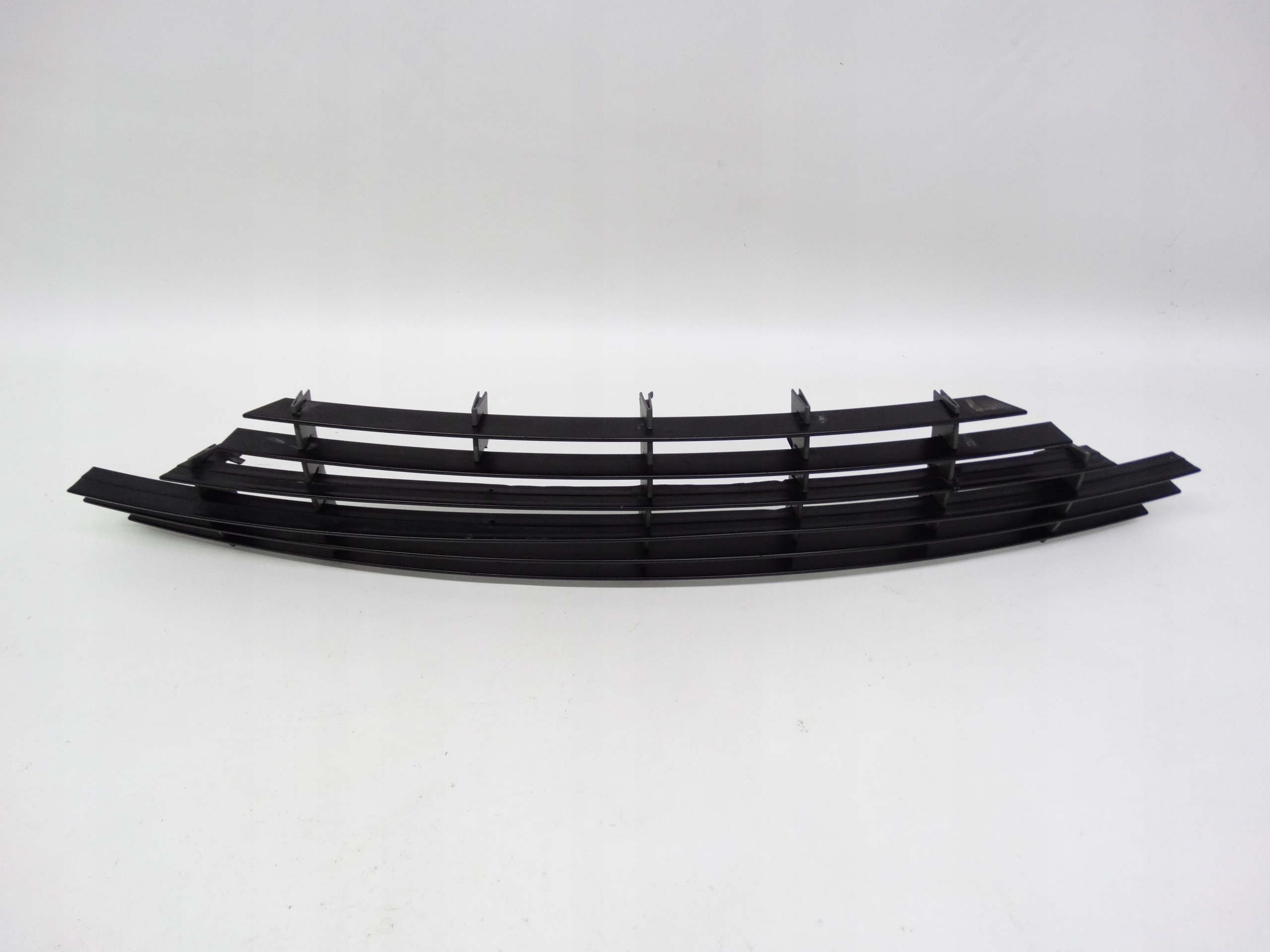 Second image of Aston Martin Vantage Lift 11-17 grill atrapa zderzaka CG33-8A100-BA