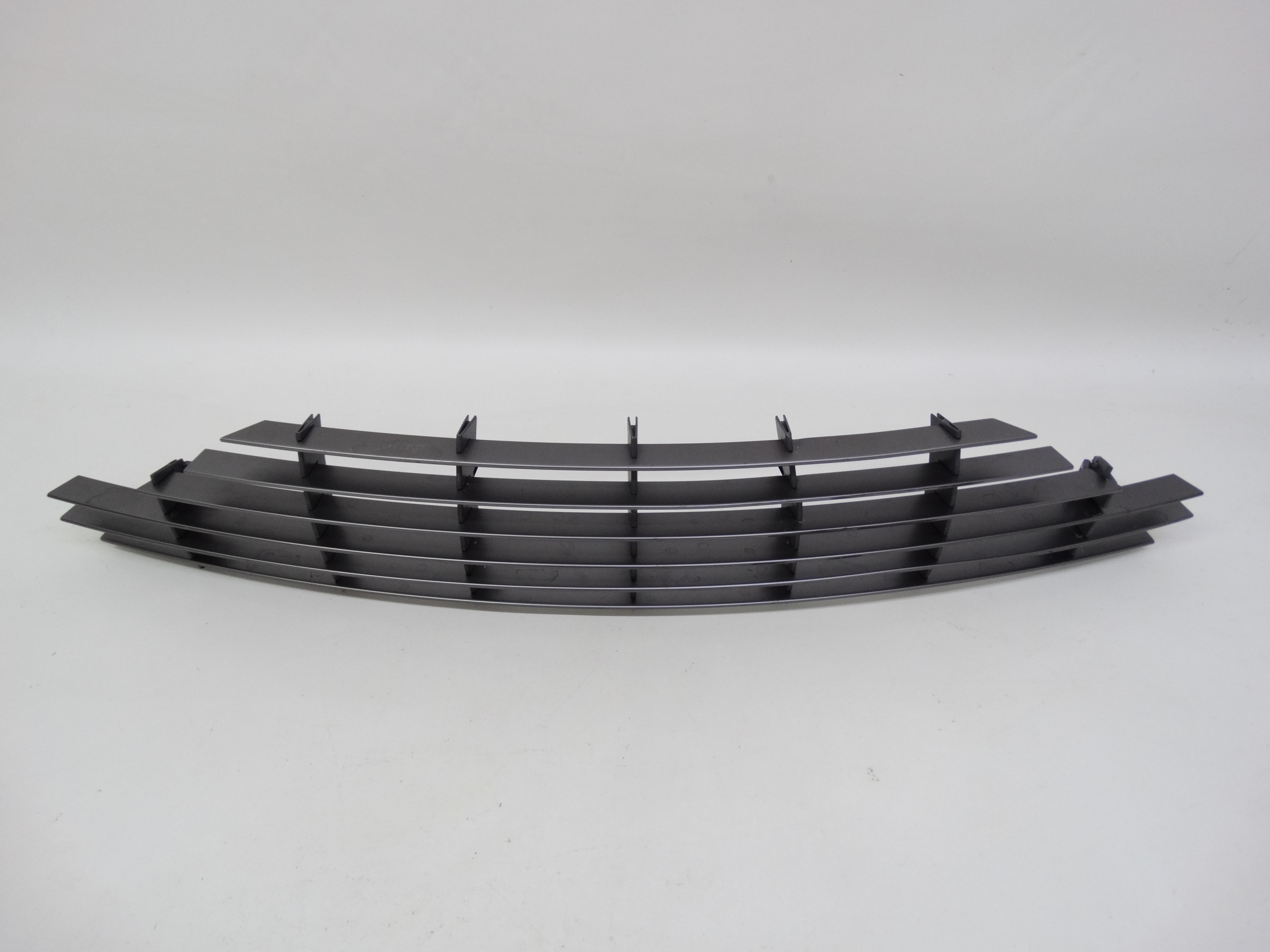Second image of Aston Martin Vantage Lift 11-17 grill atrapa zderzaka CG33-8A100-BA