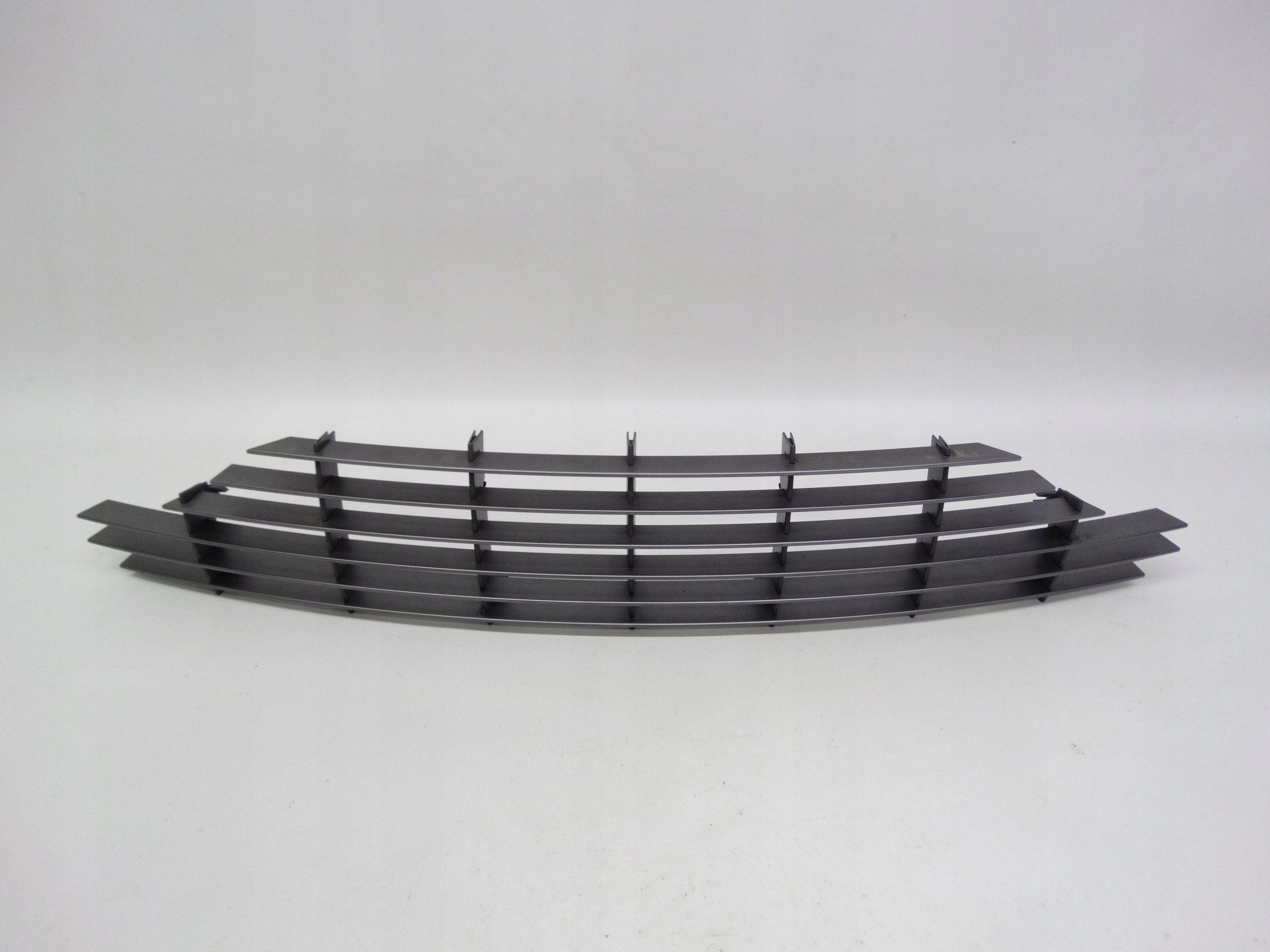 Second image of Aston Martin Vantage Lift 11-17 grill atrapa zderzaka CG33-8A100-BA