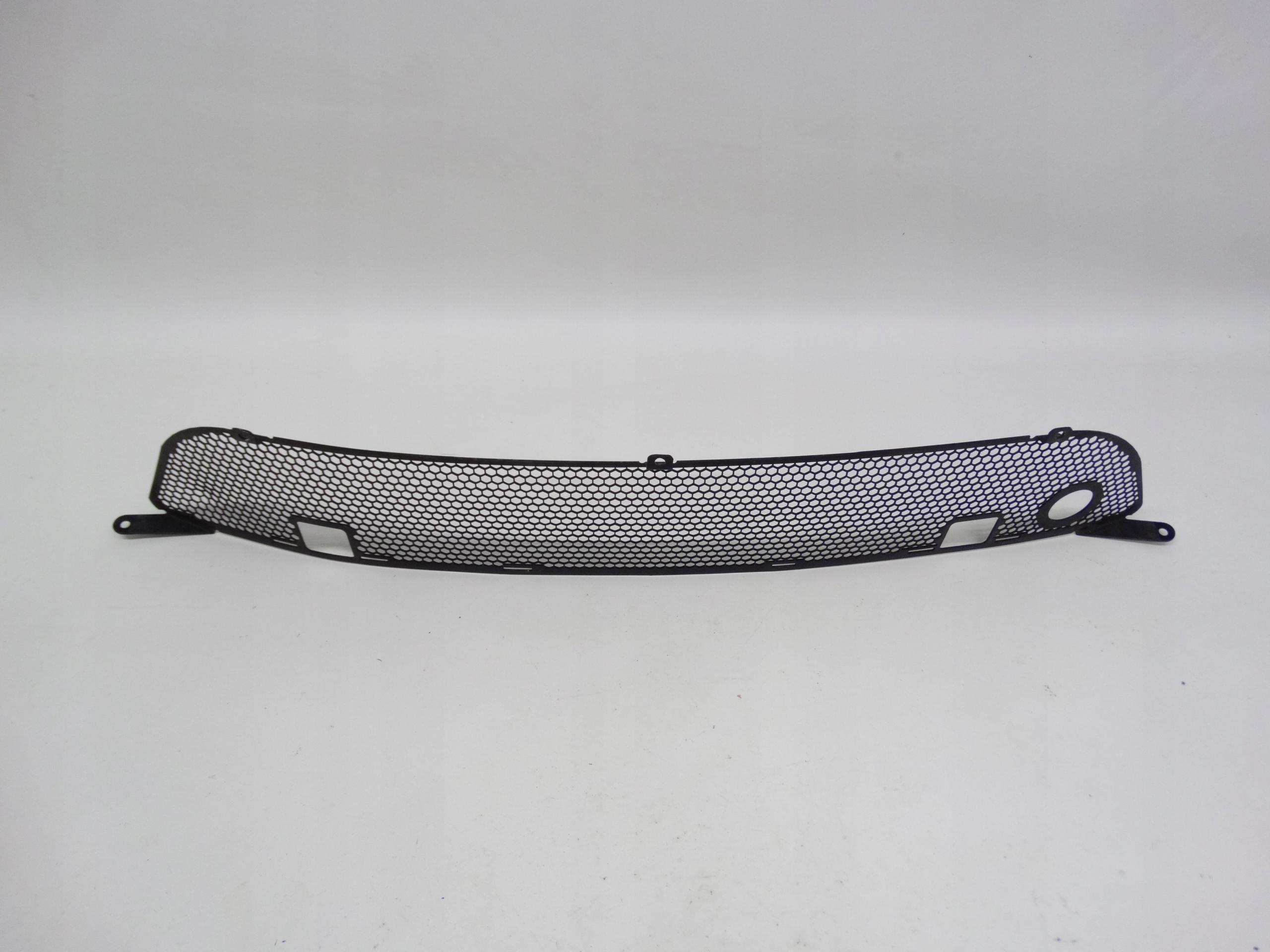 Second image of Aston Martin Vantage Lift 11-17 kratka środkowa zderzaka z PDC AD23-8156-AB