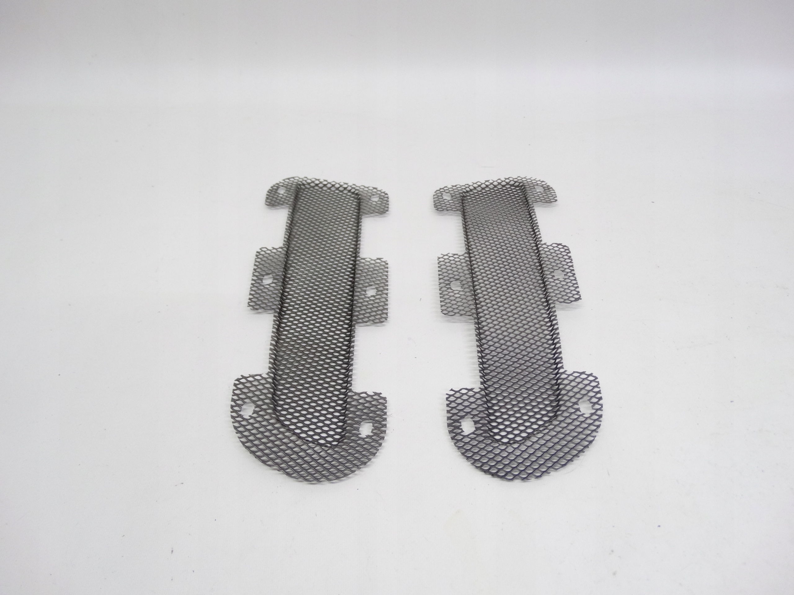 Second image of Aston Martin V8 Vantage 05-17 DBS V12 kratka maski L+P 6G33-16C693-AD