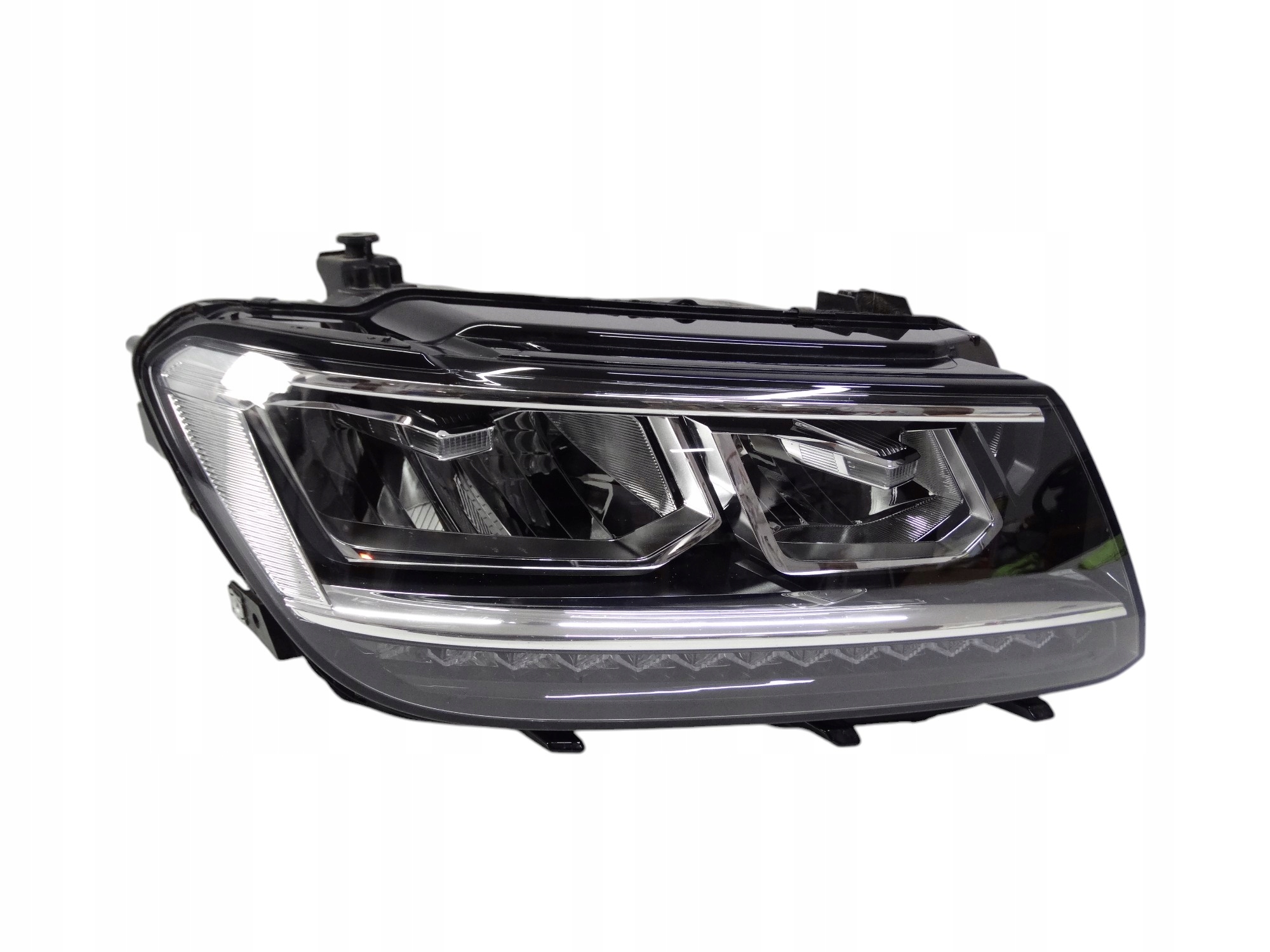 VW Tiguan II 16-20 lampa prawa Full LED 5NB941036D oryginalna