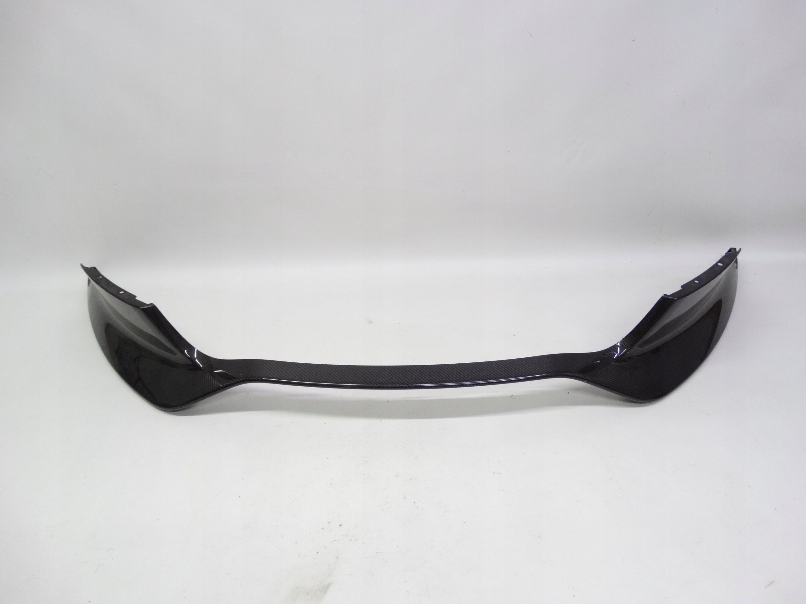 Second image of Aston Martin Vanqiush II 12-18 spoiler splitter carbon CD33-17B968-BA