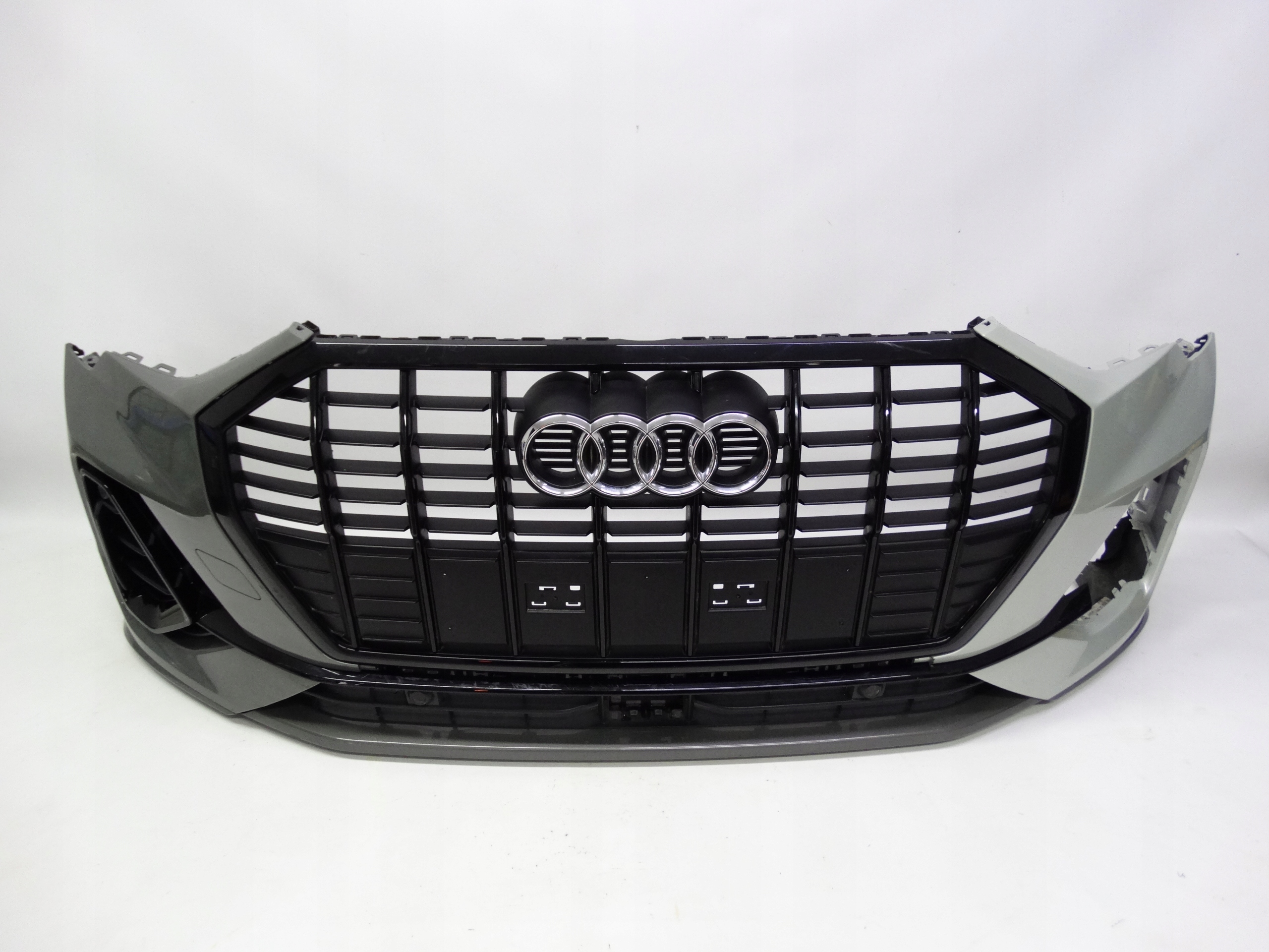 Second image of Audi Q3 II S-Line 83A 19- zderzak przedni oryginalny 83A807438E