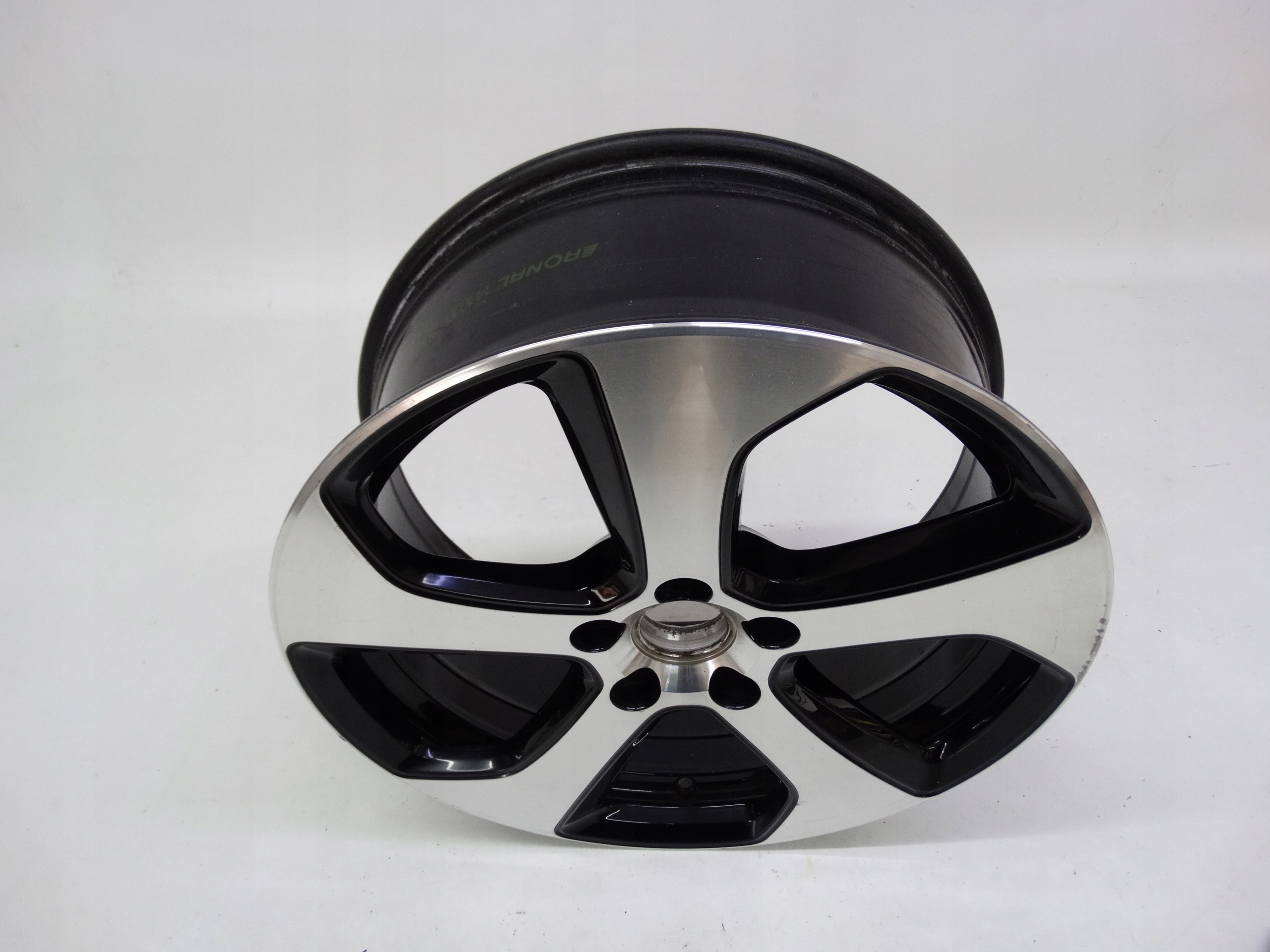 Second image of VW Golf VII 5G0 felga 18 cali 5G0601025AS oryginalna