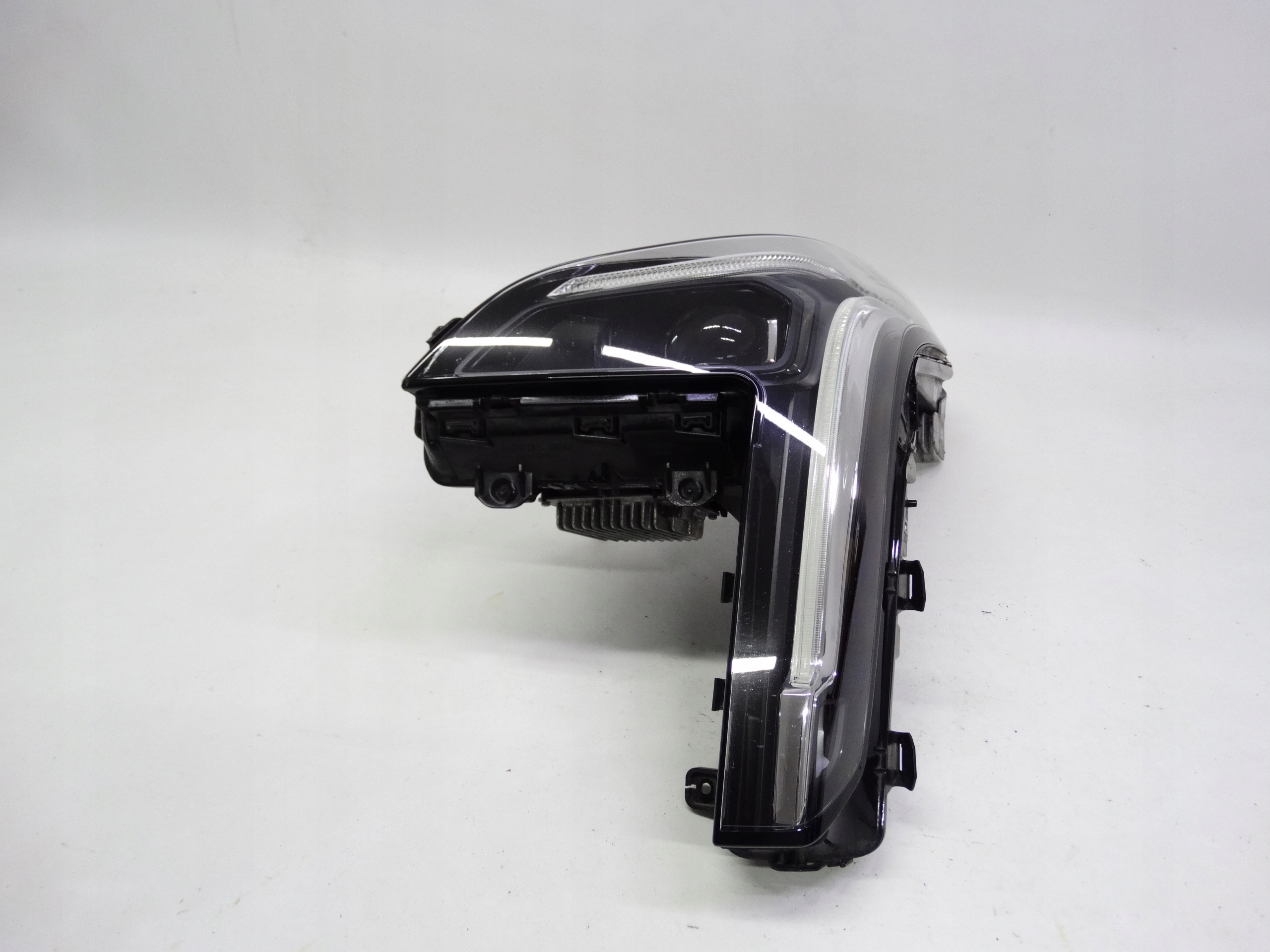 Second image of Cadillac XT4 18-23 lampa lewa Full LED 84761686 oryginalna