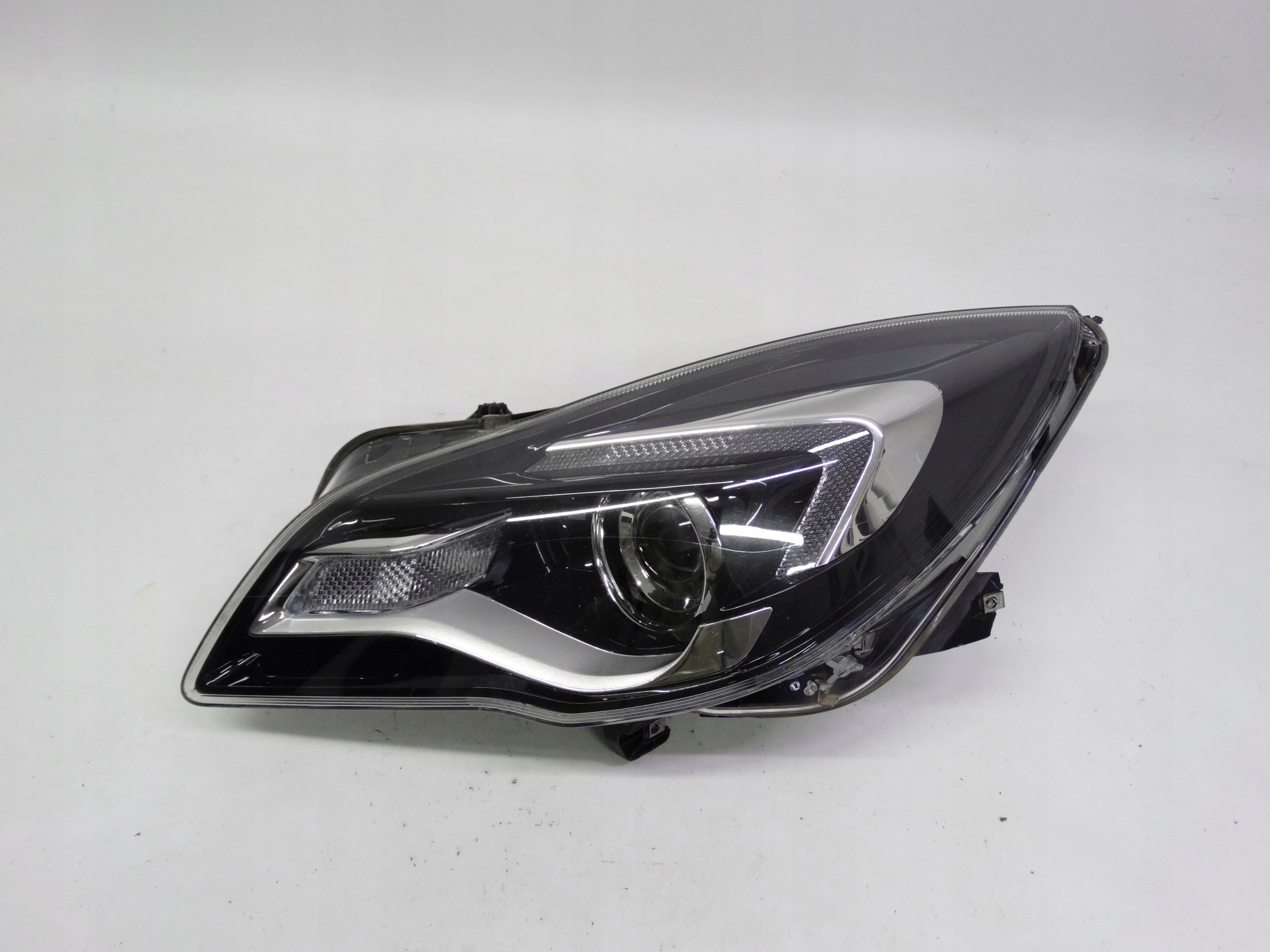Second image of Opel Insignia A Lift 13-17 lampa lewa zwykła + LED 13409906 oryginalna