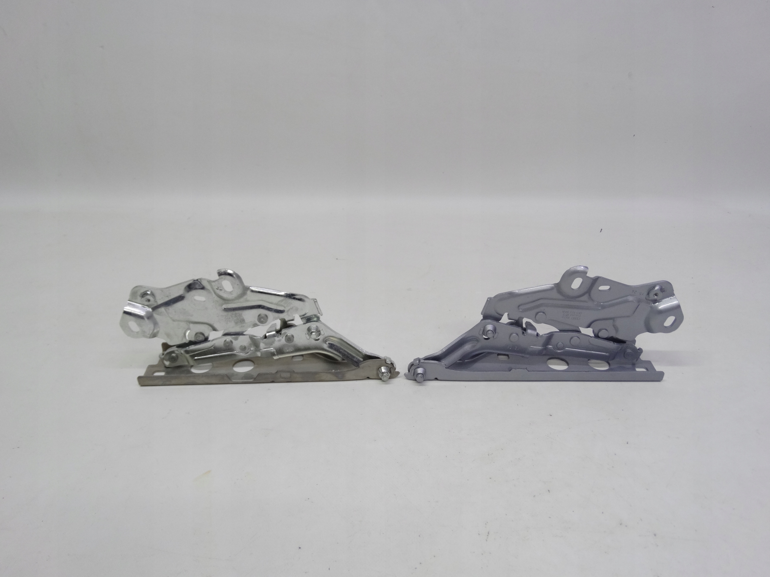 Second image of Audi A6 C8 4K zawiasy maski Lewy + Prawy 4K0823301A 4K0823302A oryginalne