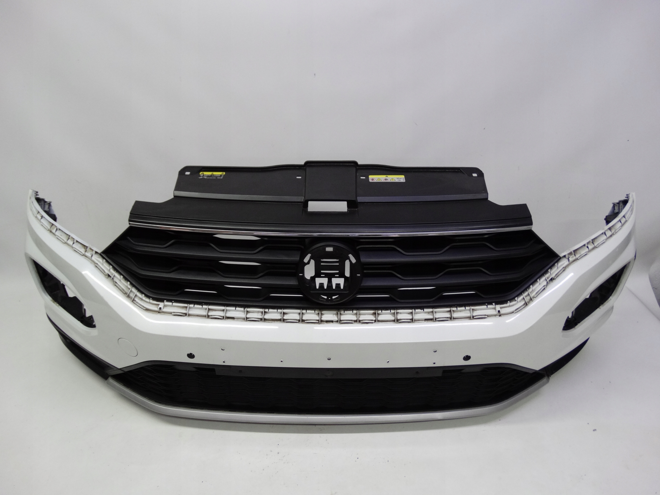 Second image of VW T-Roc 17-21 zderzak przedni 2GA807221 oryginalny