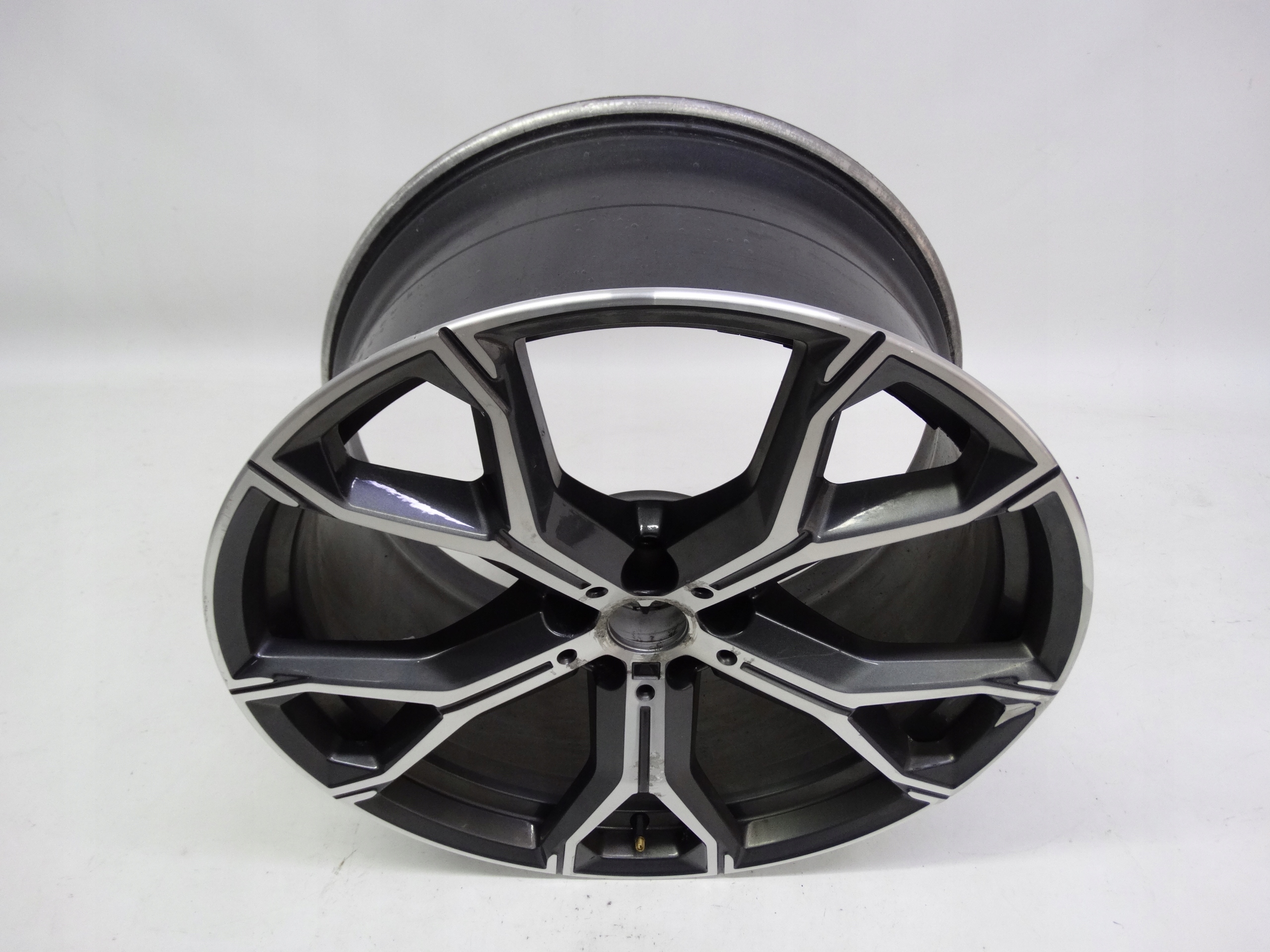 Second image of BMW X5 G05 X6 G06 felga tylna 21 cali 8071999 oryginalna