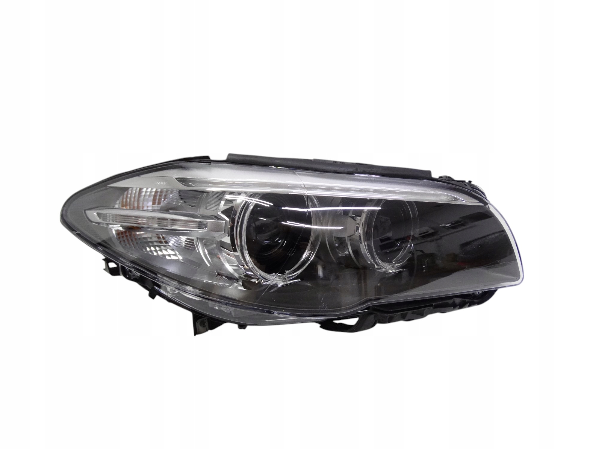 BMW 5 F10 Lift F11 LCI 14-17 lampa prawa Xenon nieskrętny + LED 7317132