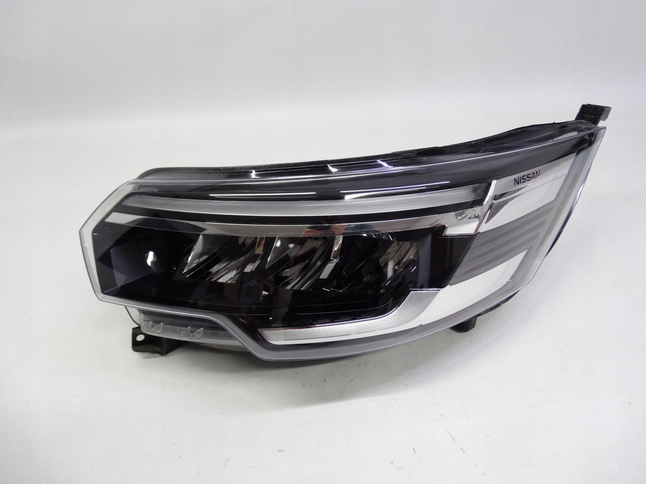 Second image of Nissan NV300 Lift Primastar II 21- lampa lewa Full LED 260605887R