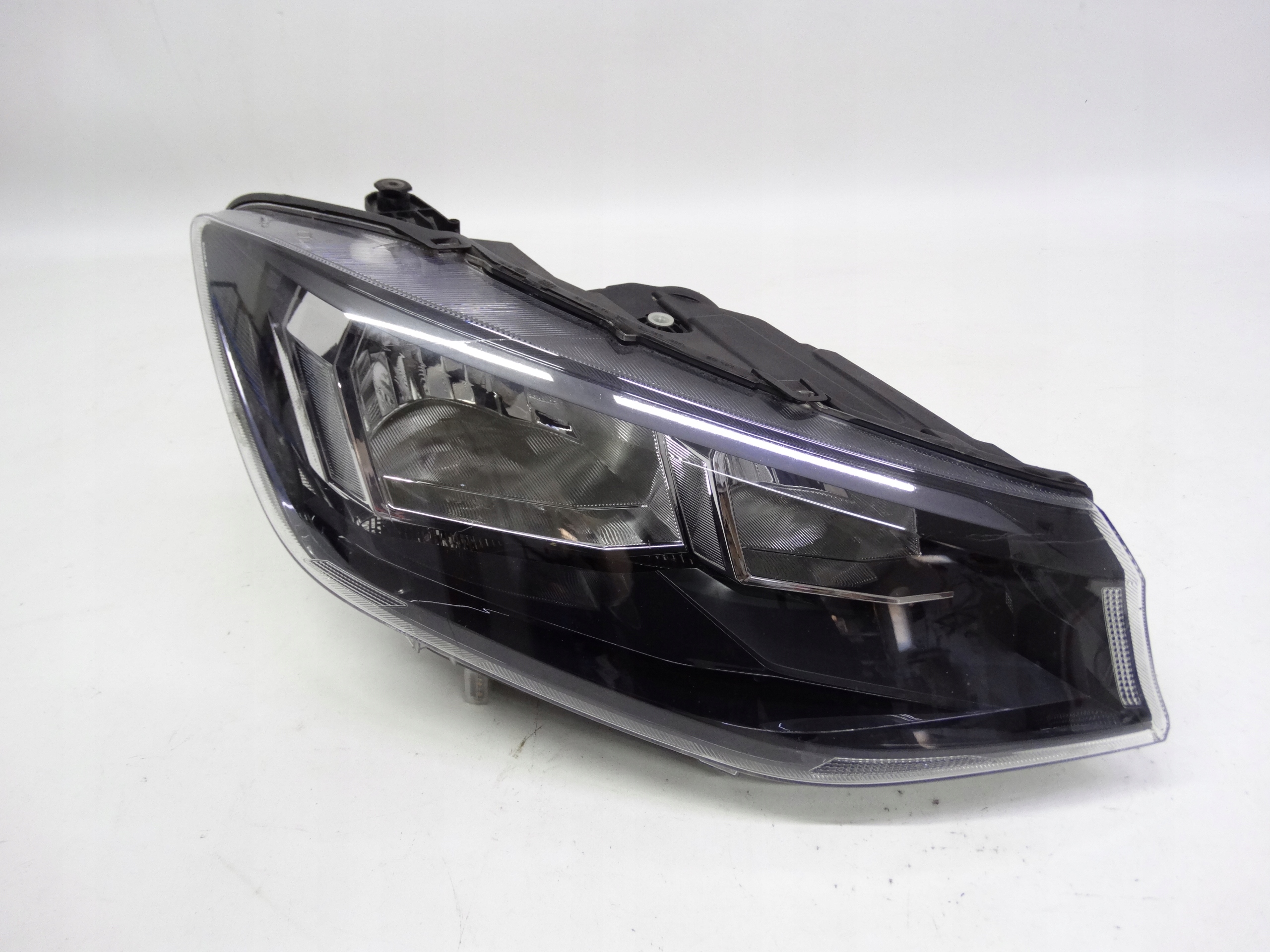 Second image of VW Caddy V 2K8 2020+ lampa prawa zwykła 2K8941006B oryginalna