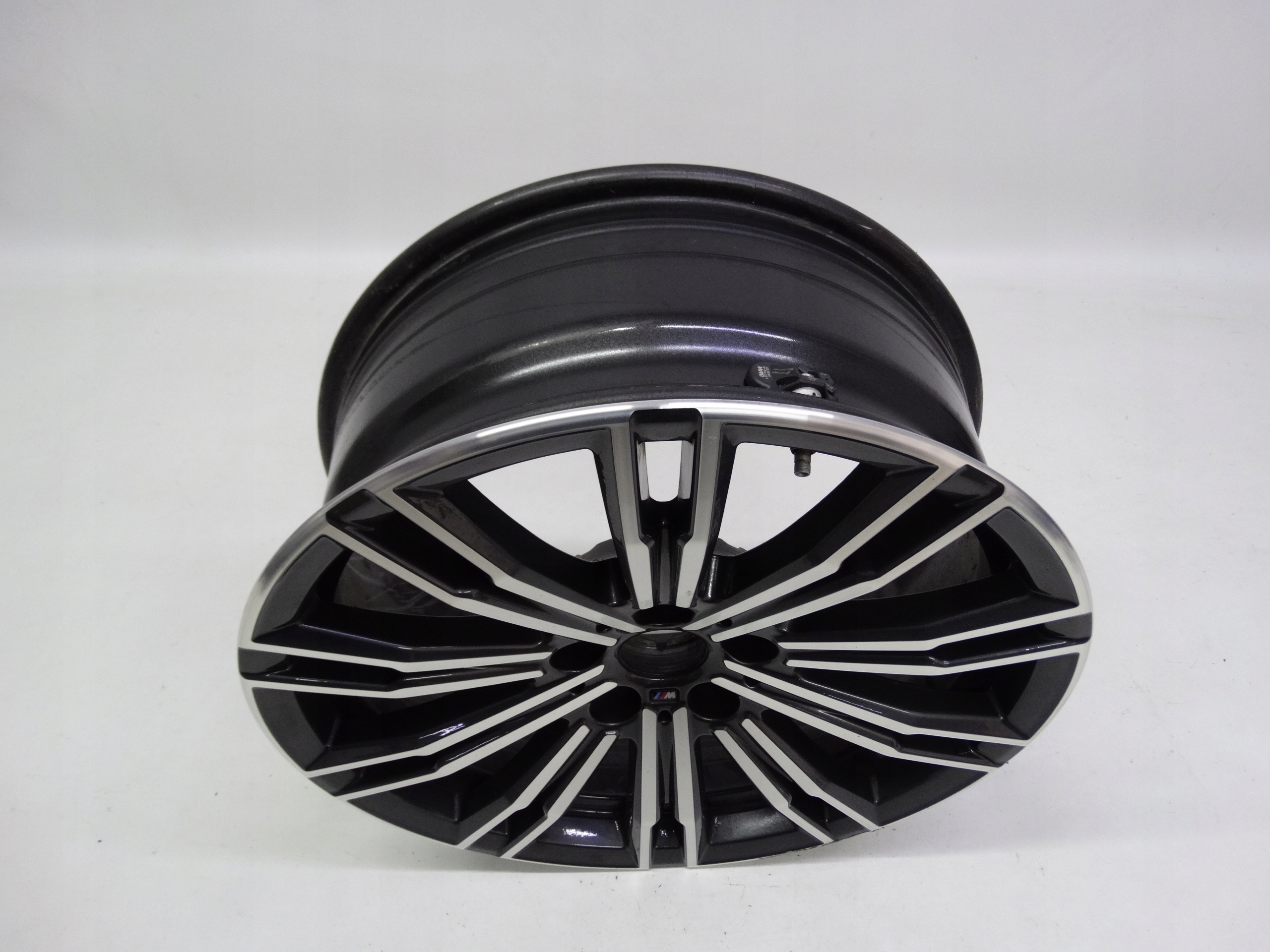 Second image of BMW 3 G20 G21 felga przednia 18 cali 8089890 oryginalna