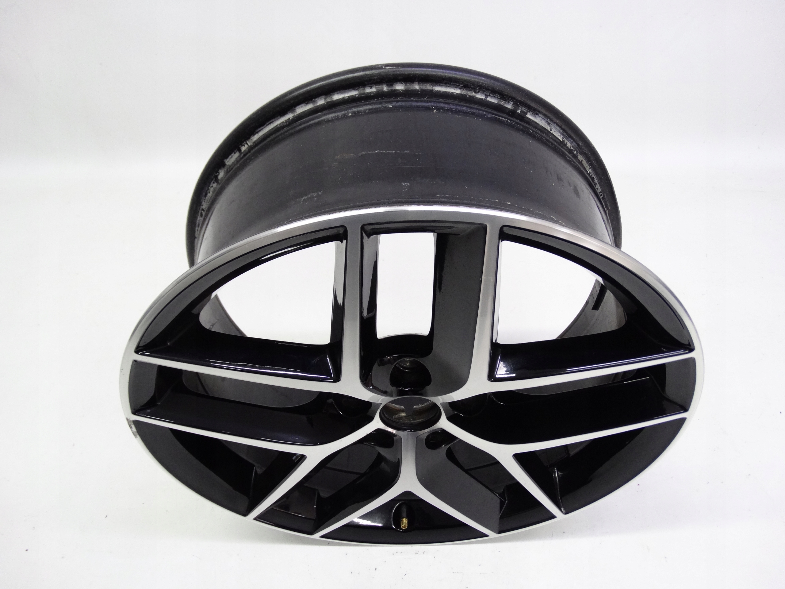 Second image of Seat Leon III FR felga 18 cali 5F0601025AB oryginalna