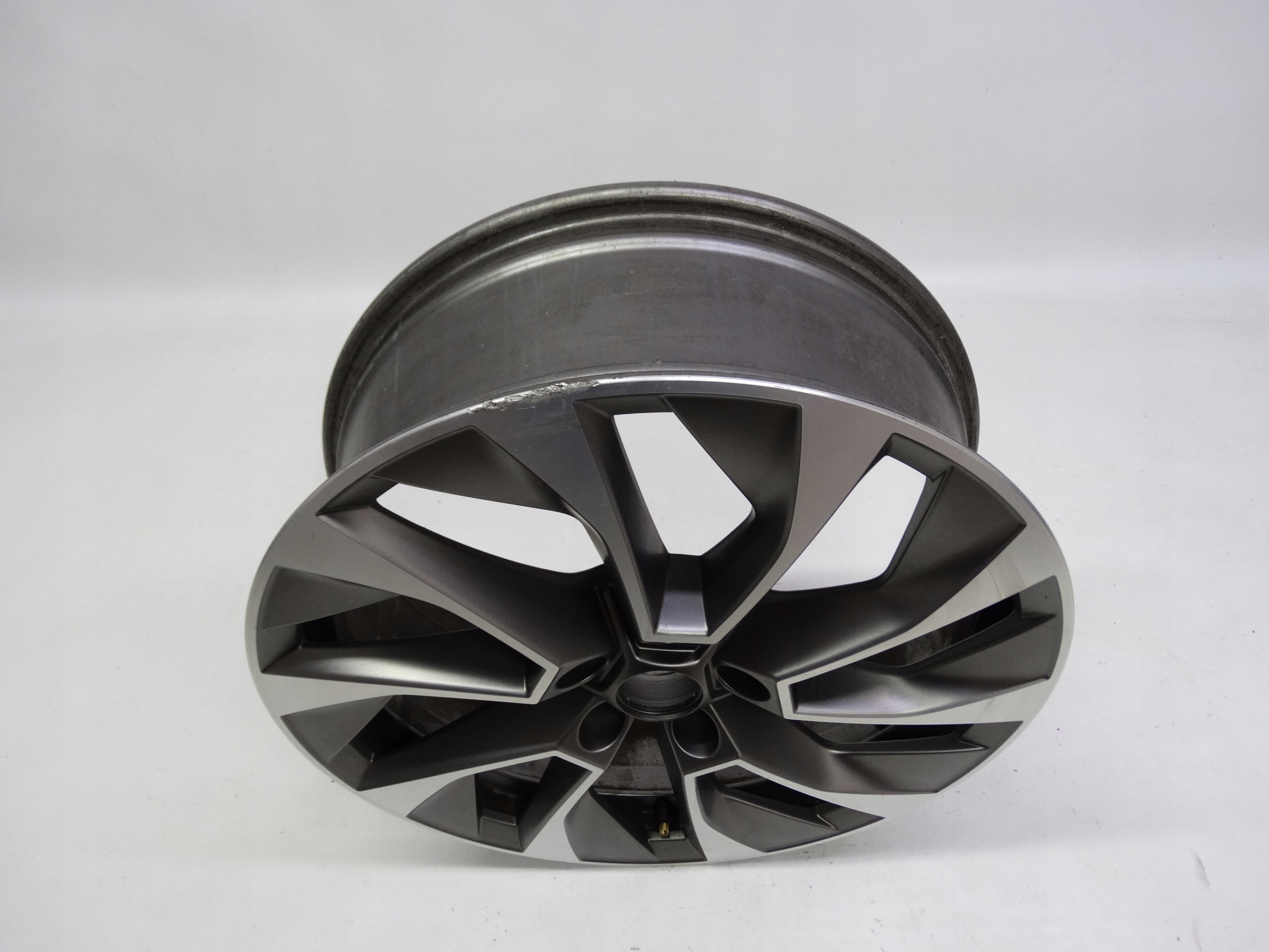 Second image of Skoda Kodiaq felga 19 cali 565601025AJ oryginalna