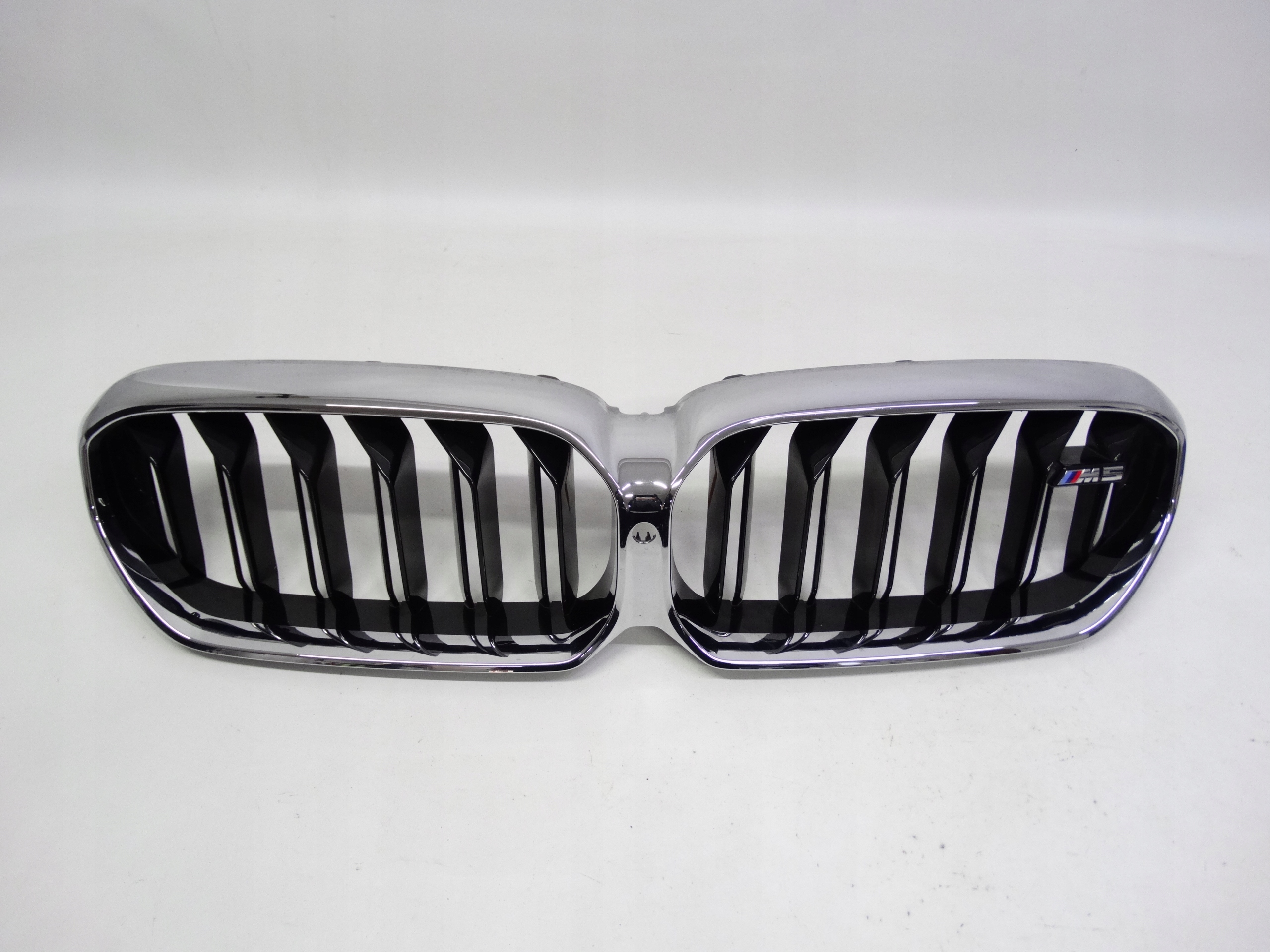 Second image of BMW M5 F90 Lift 20-24 grill nerki oryginalne 8080590