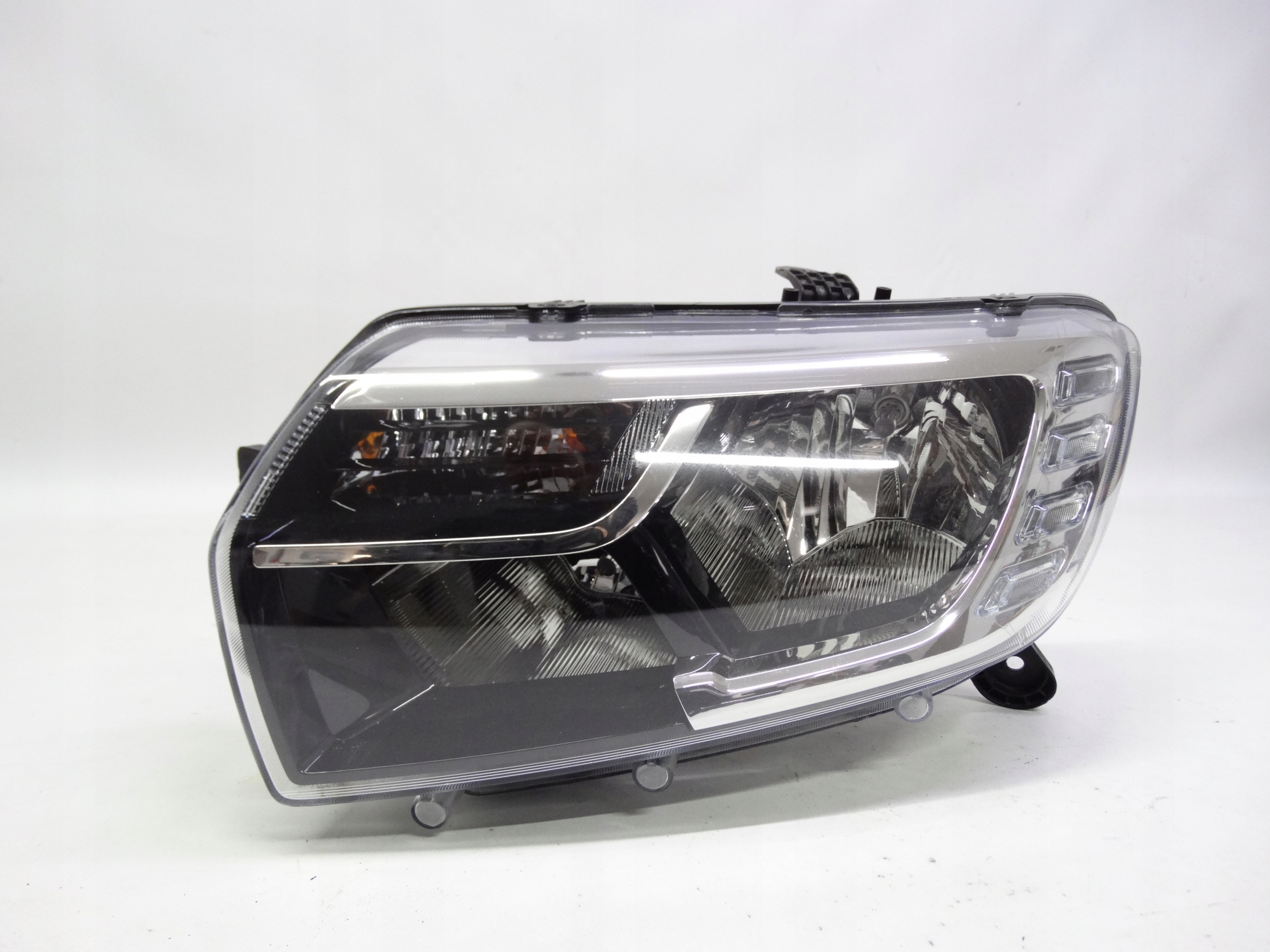 Second image of Dacia Sandero II Lift 16-20 lampa lewa zwykła + LED 260605665R oryginalna