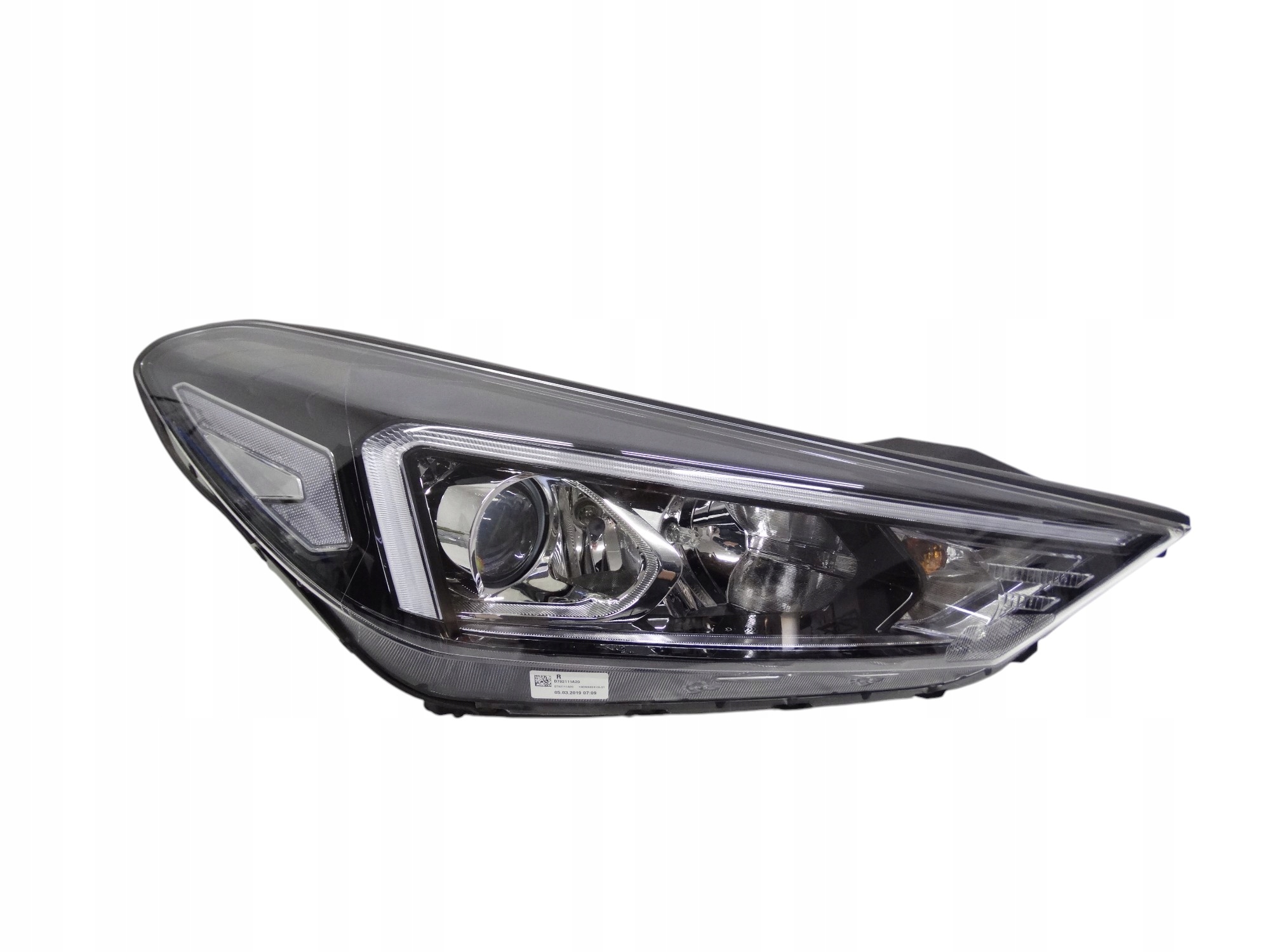 Hyundai Tucson III lift 18-20 lampa prawa zwykła soczewka + LED 92102-D7600