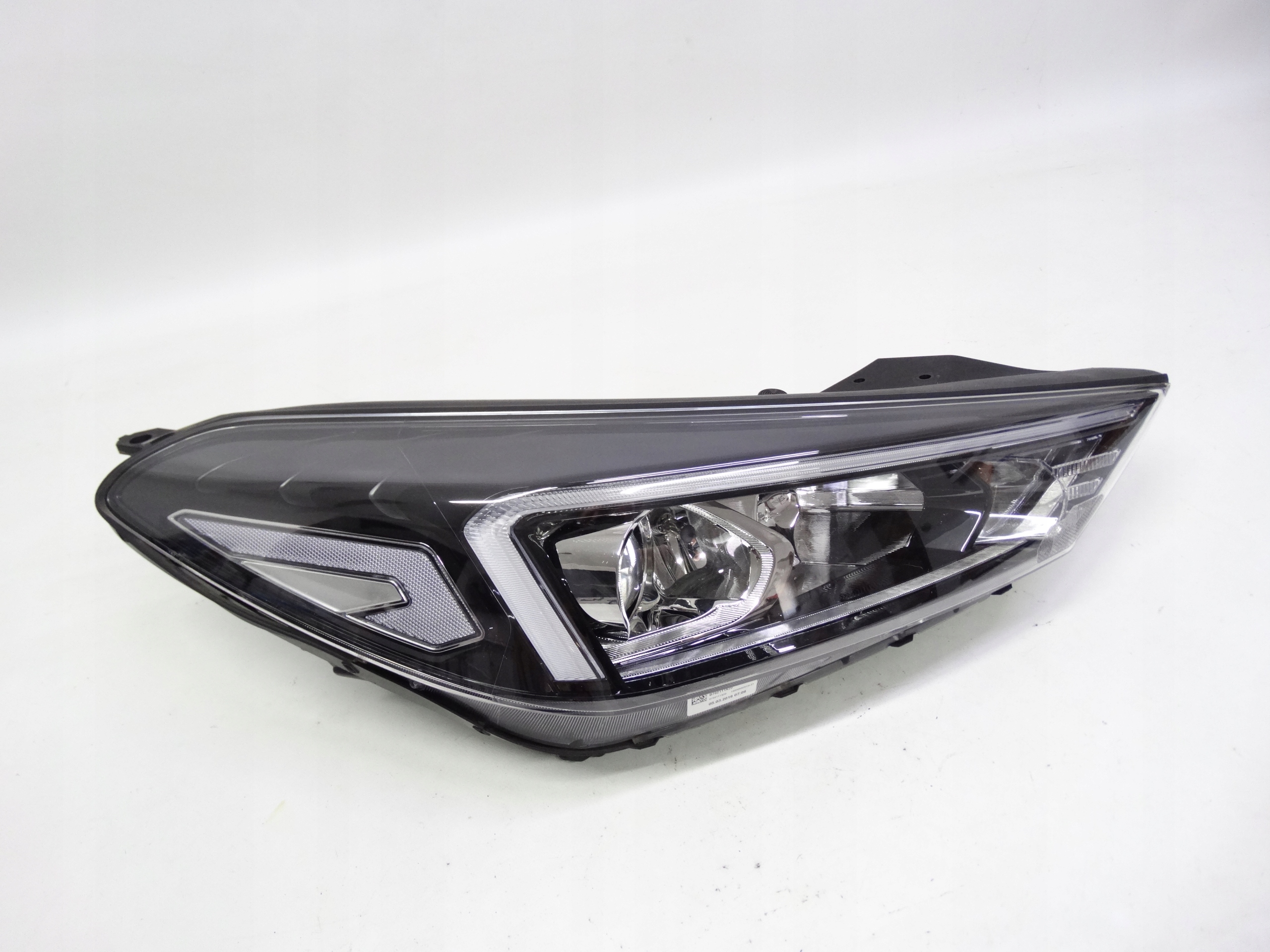 Second image of Hyundai Tucson III lift 18-20 lampa prawa zwykła soczewka + LED 92102-D7600