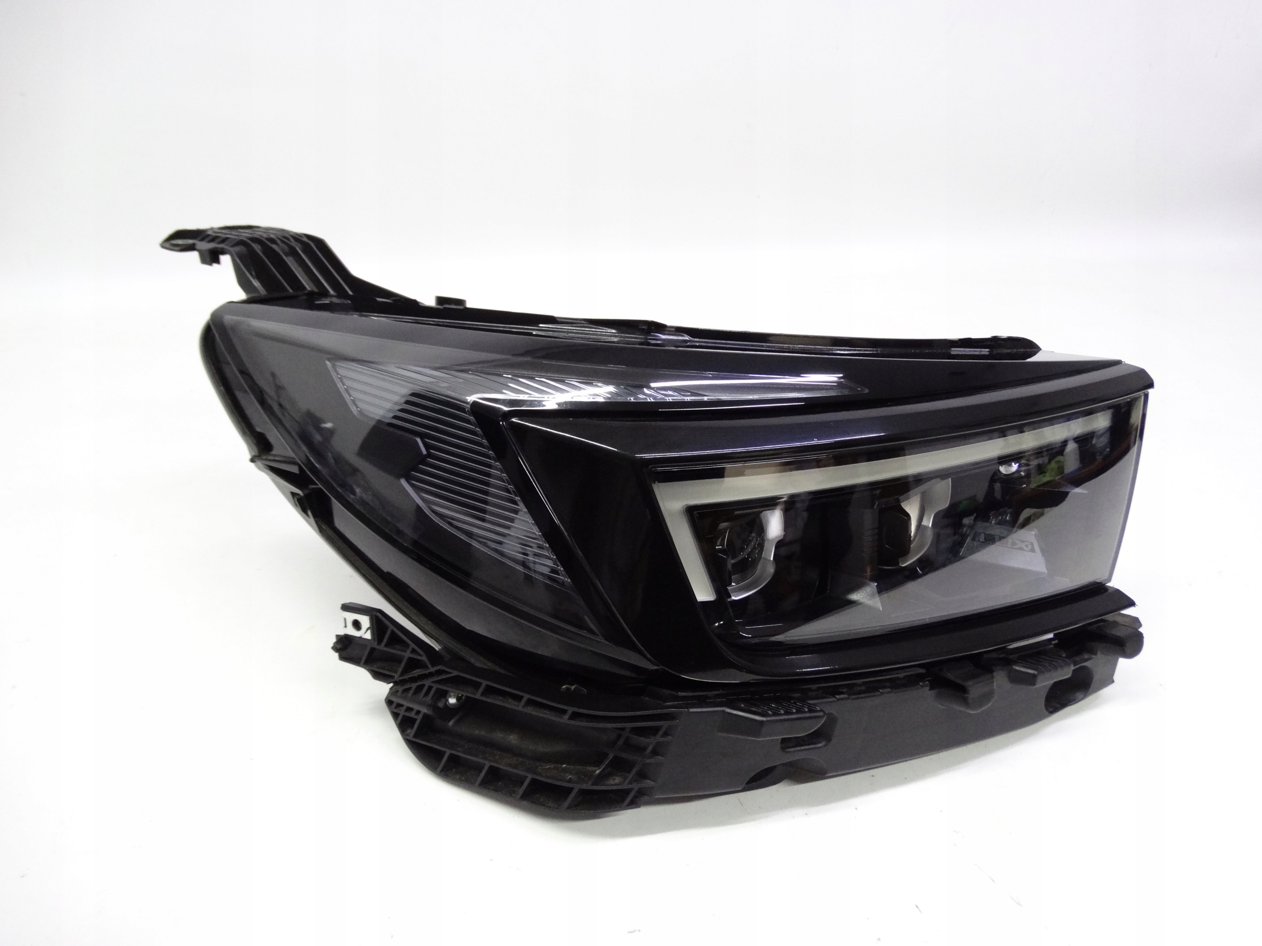 Second image of Opel Grandland Lift 21-24 lampa prawa Full LED 9850139280 oryginalna