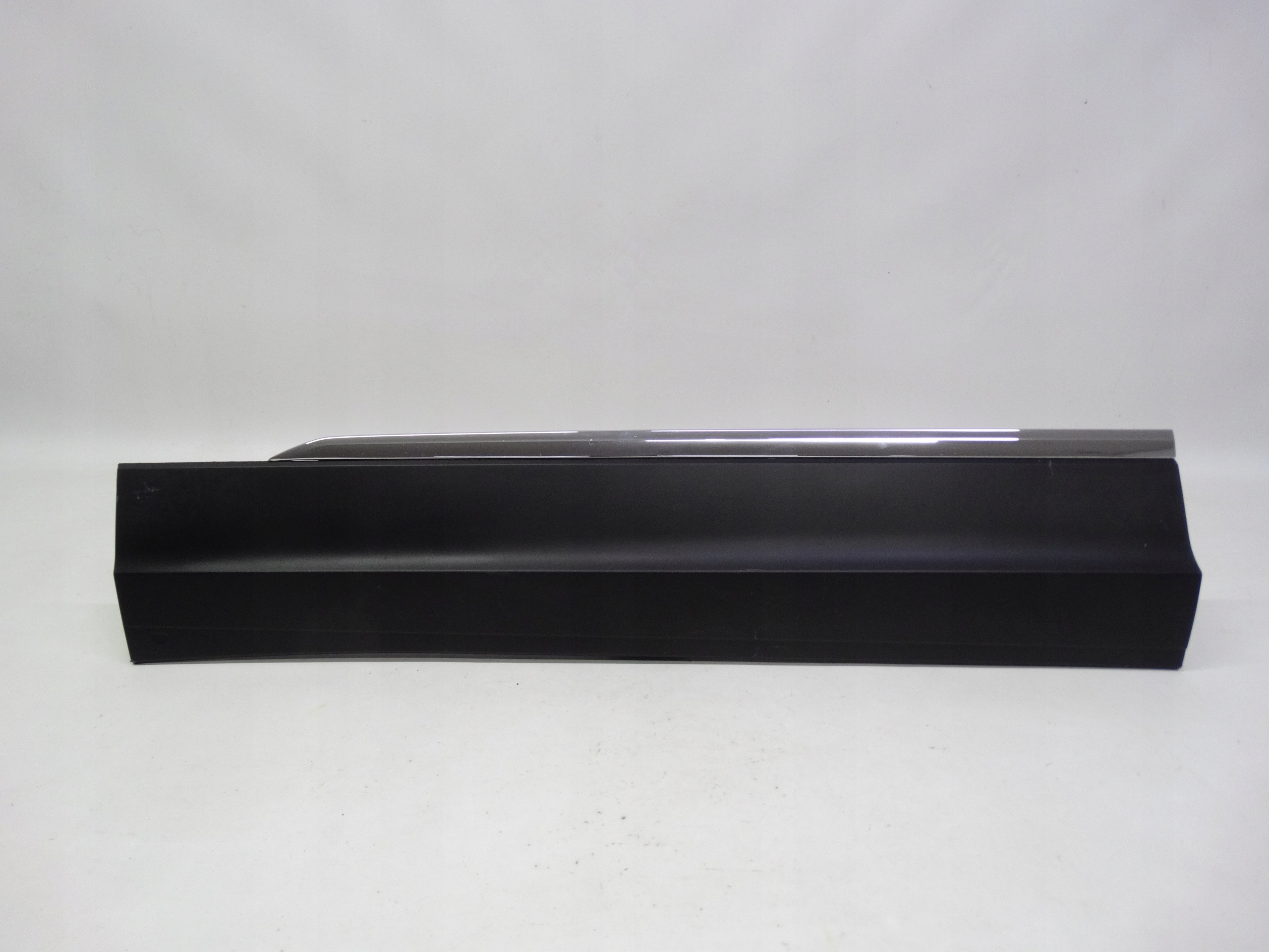 Second image of VW Tiguan II 5NA 16-24 listwa drzwi lewa przednia 5NA854939AG oryginalna