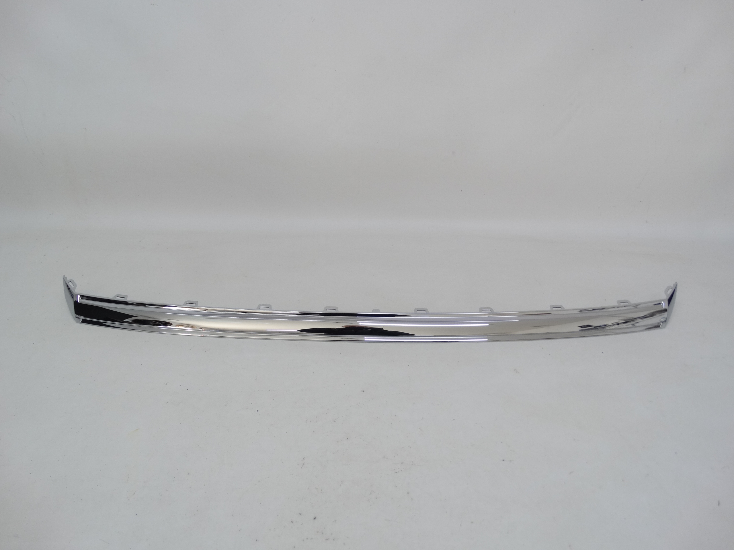 Second image of VW Crafter II 7C 2016+ listwa grilla górna 7C0853767 oryginalna NOWA