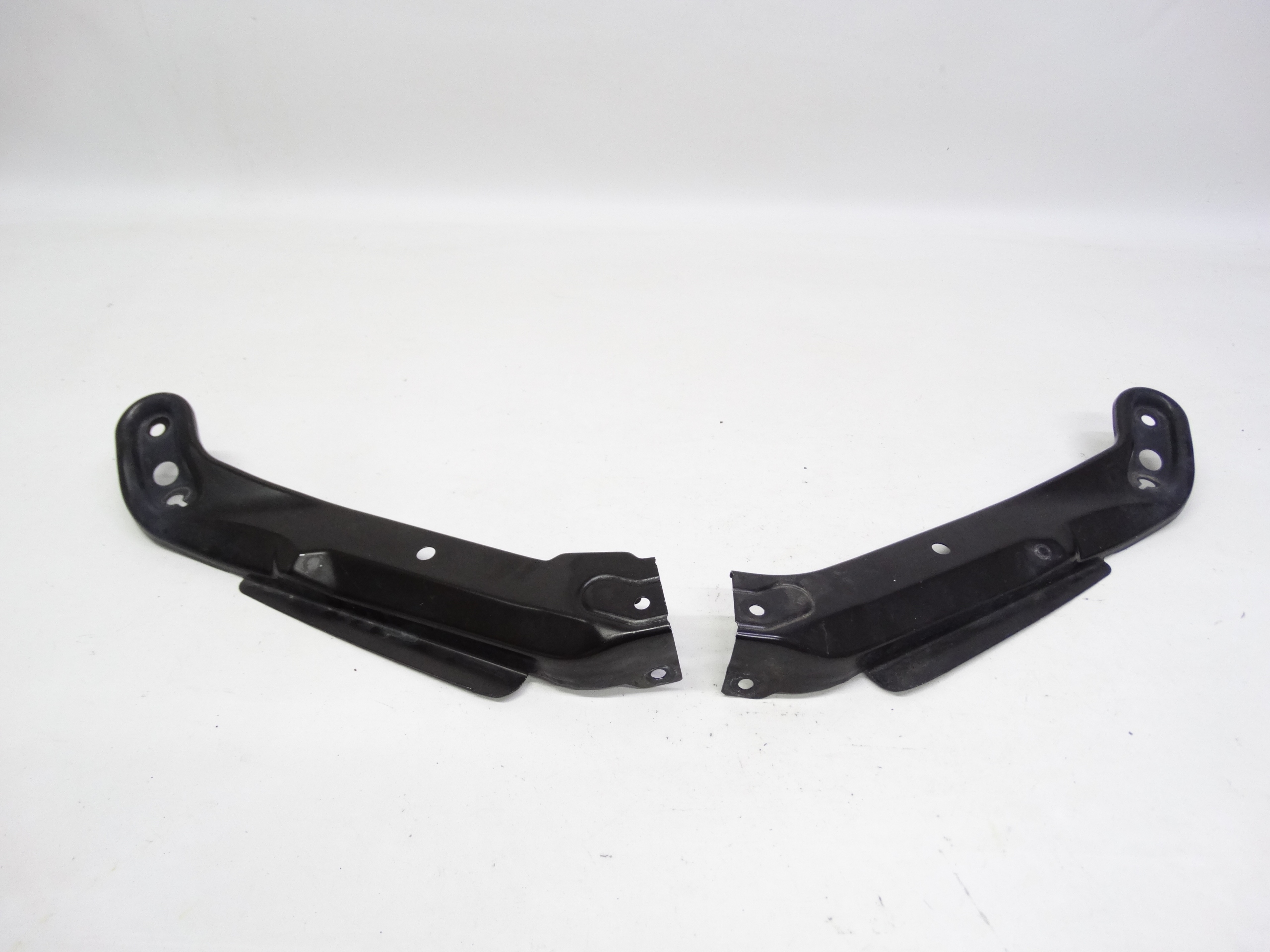 Second image of VW Crafter II16- mocowanie lamp do pasa przedniego 7C0805932A 7C0805931A