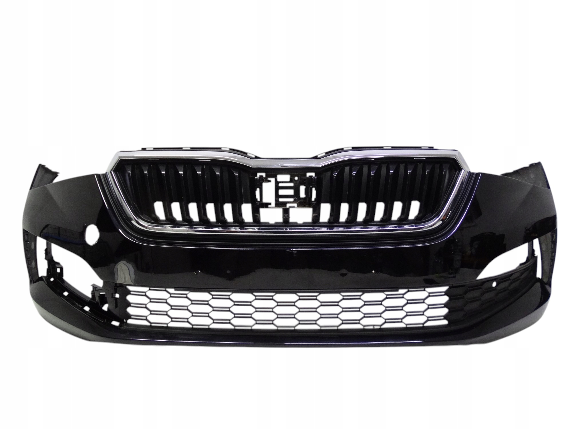 Skoda Scala 2019-2023 zderzak przedni oryginalny 657807221