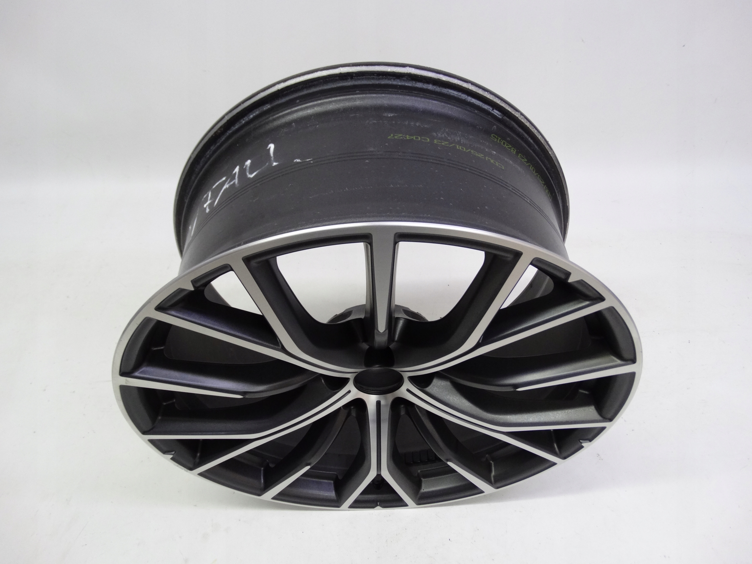 Second image of Maserati Grecale Trofeo felga tylna 21 cali 670196200 oryginalna