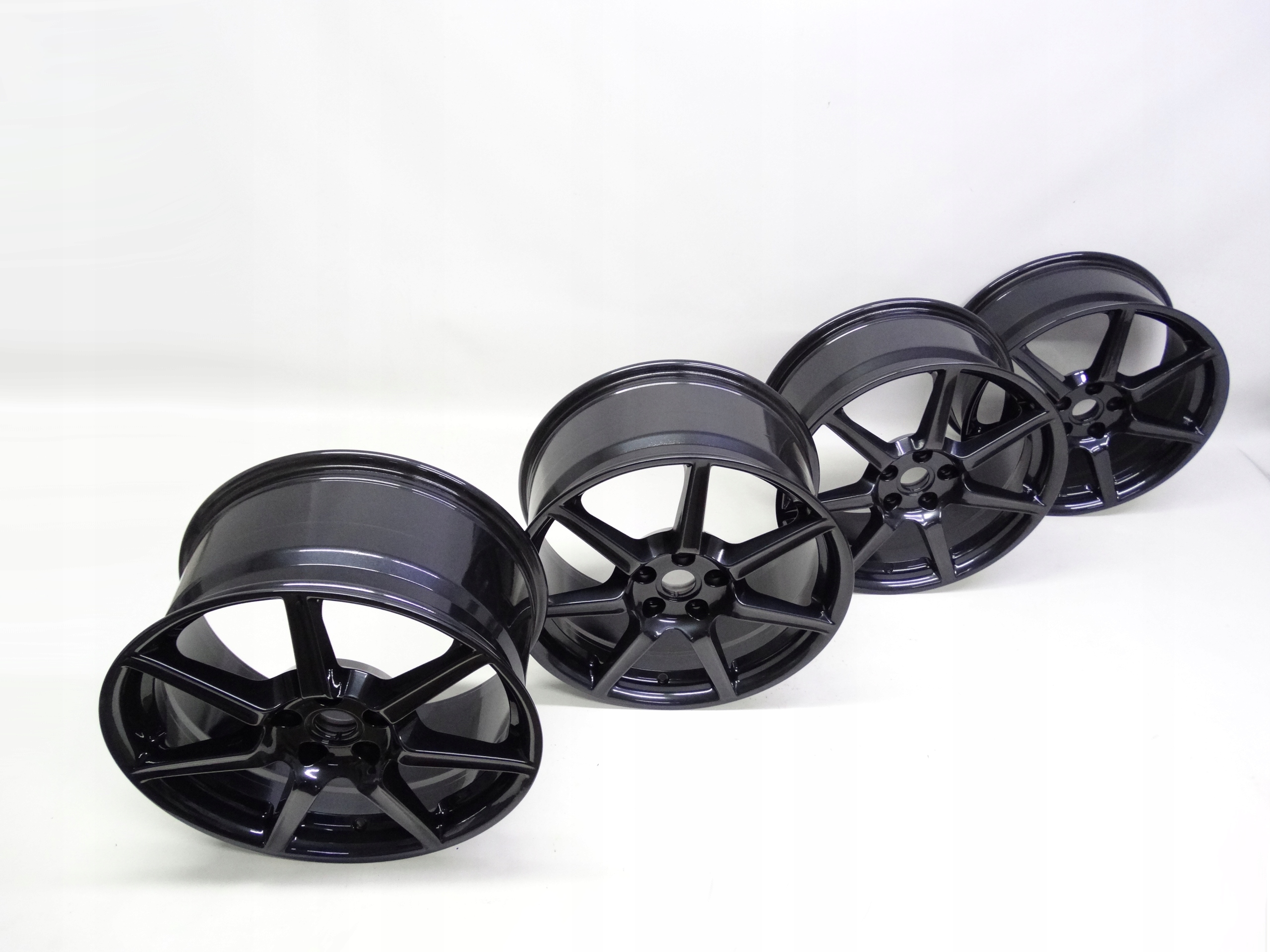 Second image of Aston Martin V8 Vantage komplet felg 19 cali 6G33-1007-FA oryginalne NOWE