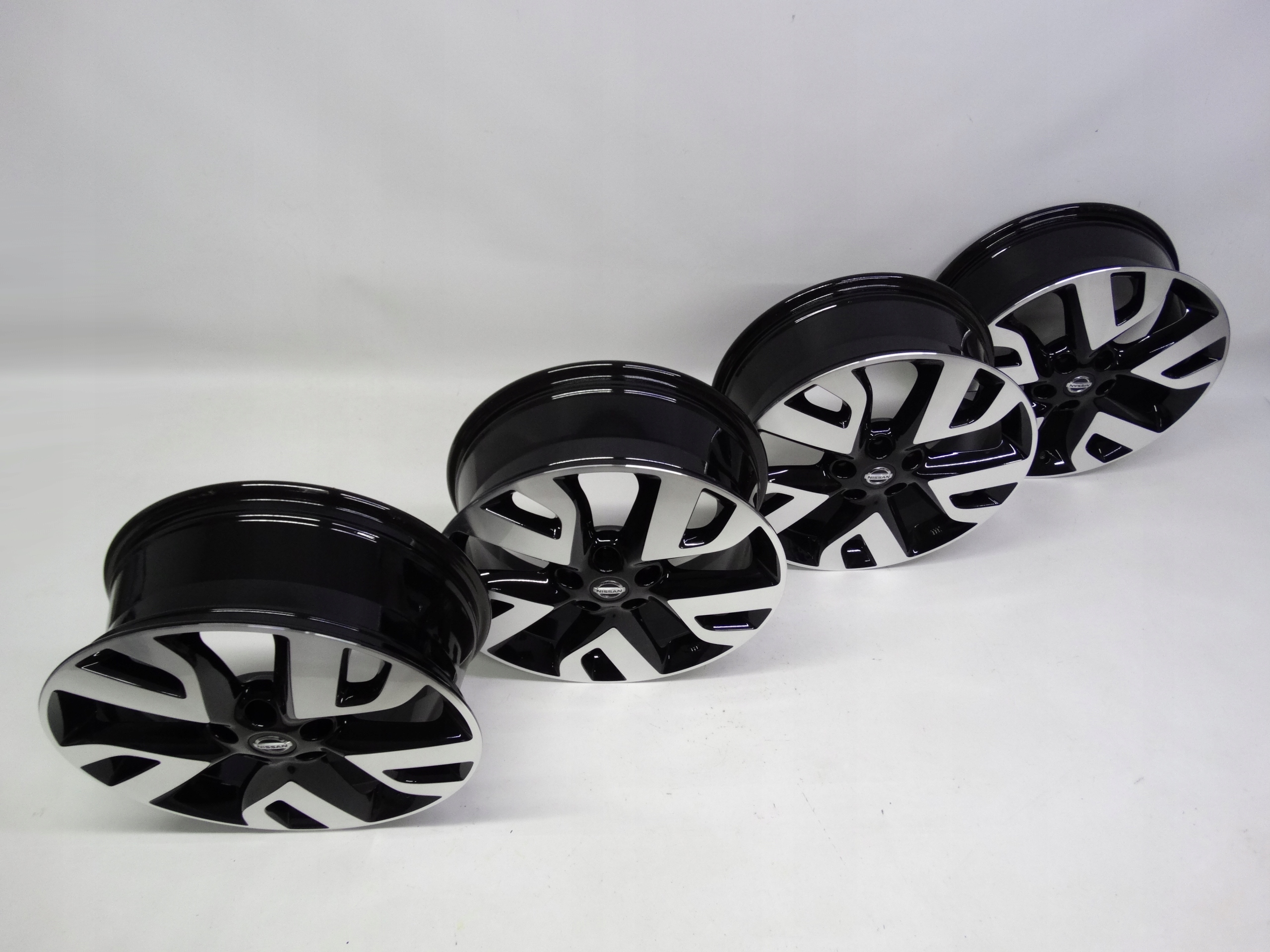 Second image of Nissan Juke komplet felg 18 cali 40300BX80A oryginalne